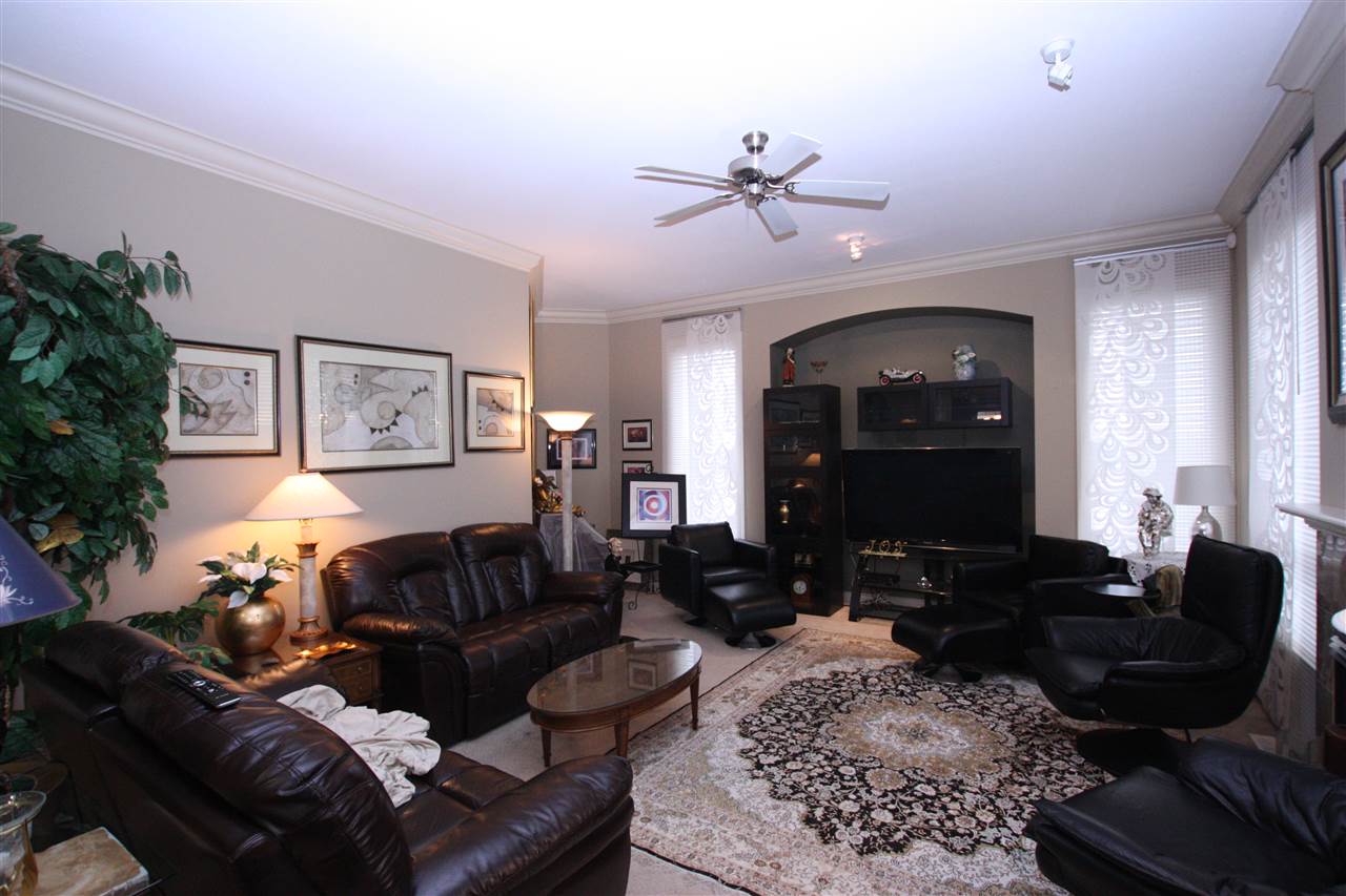 16898 78b Avenue Surrey, BC 9