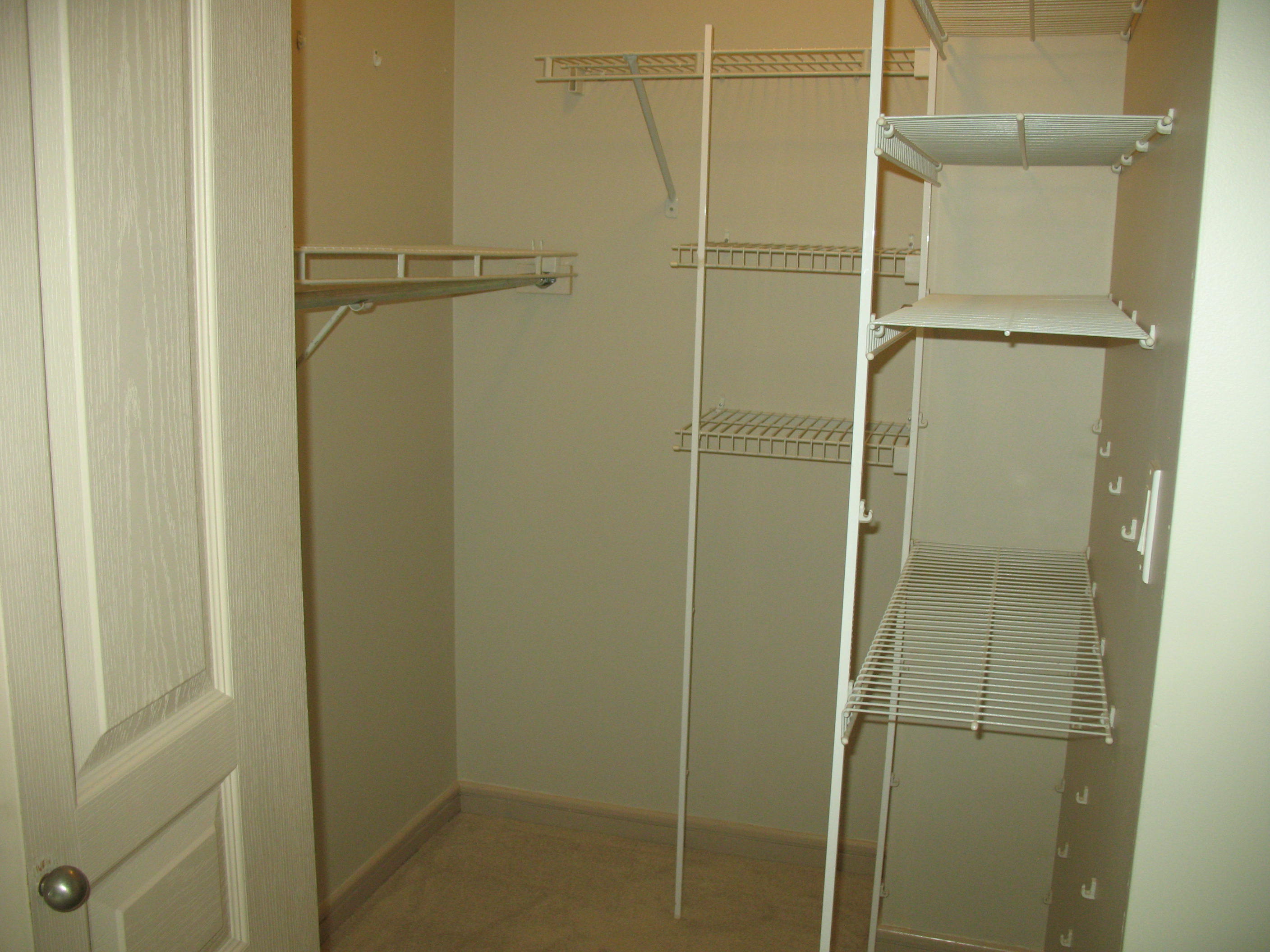 110 2288 MARSTRAND Ave 8