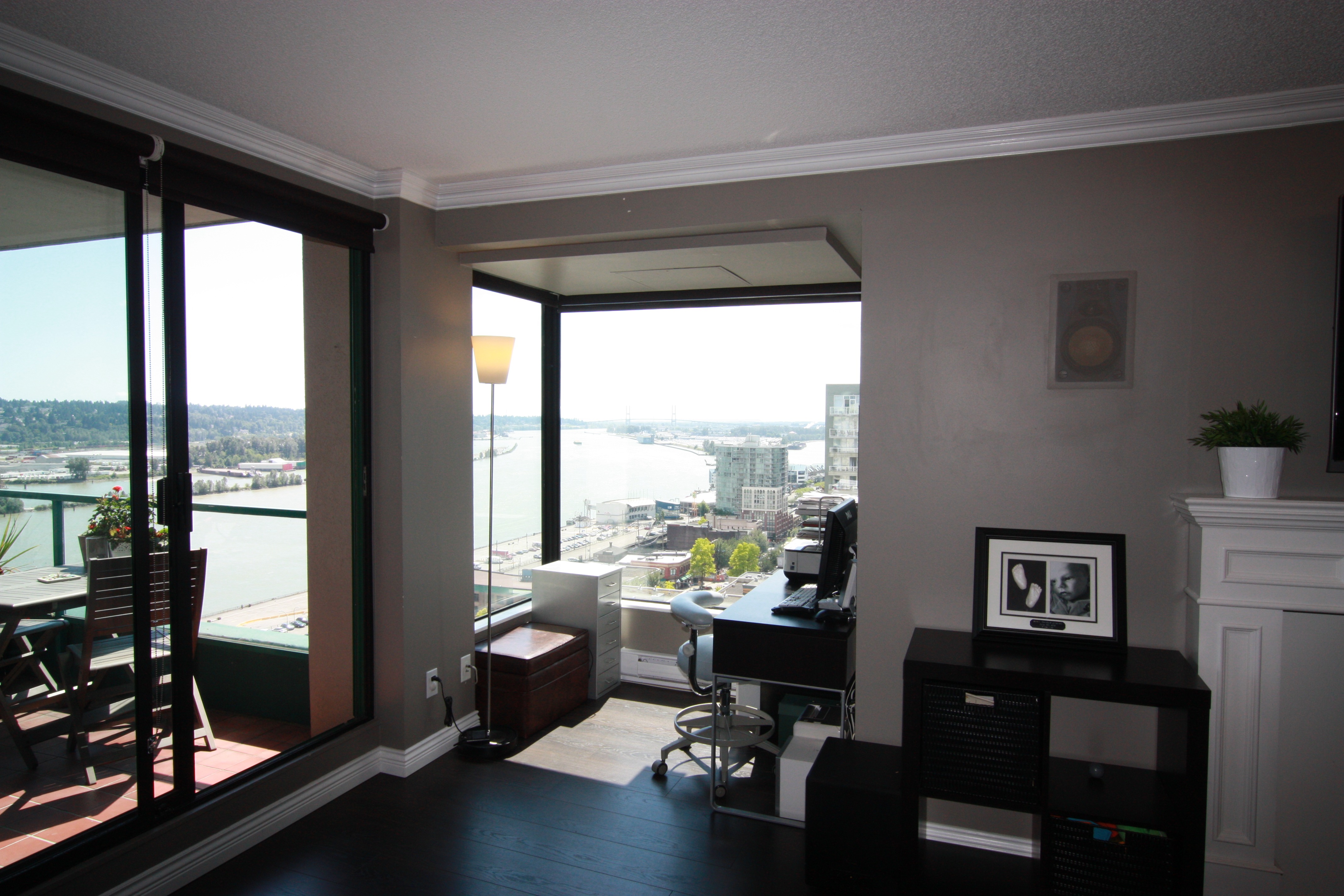 1502 420 CARNARVON Street  New Westminster V3L 5P1 9