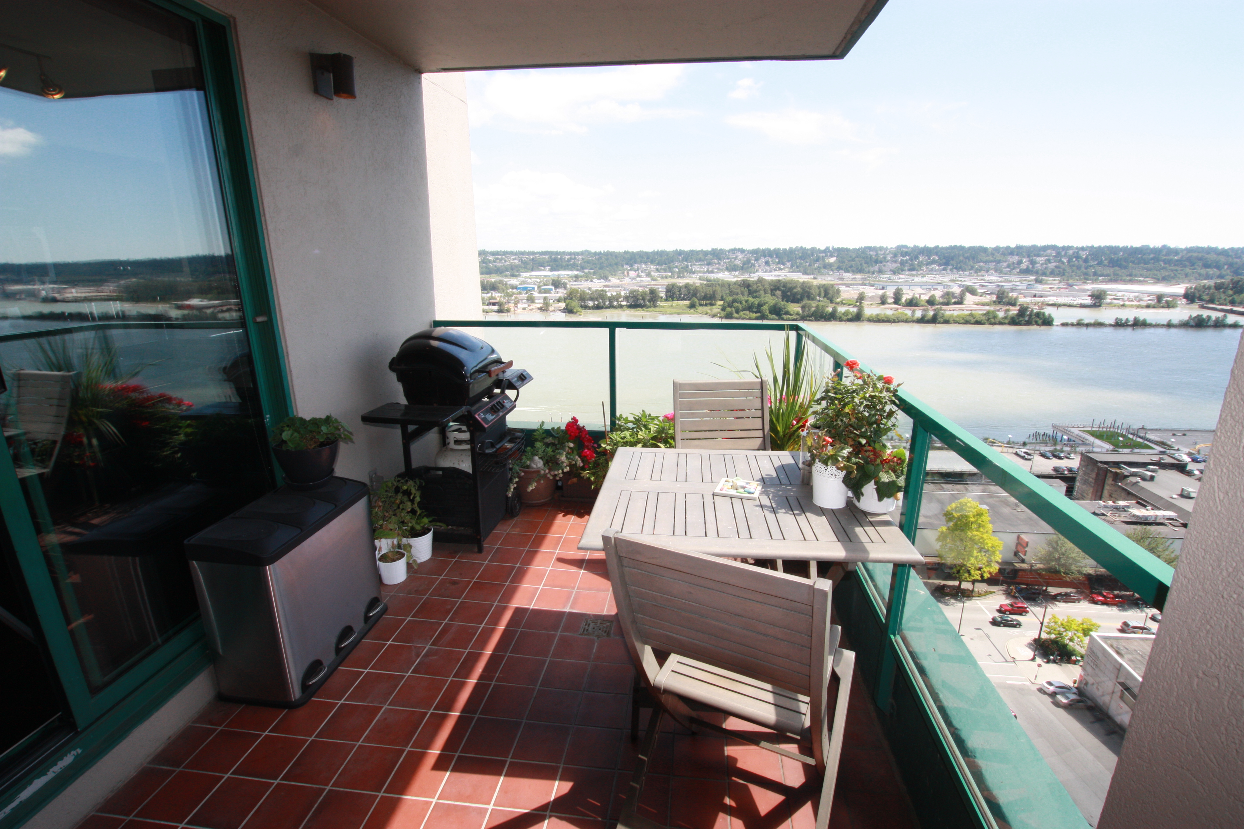 1502 420 CARNARVON Street  New Westminster V3L 5P1 16
