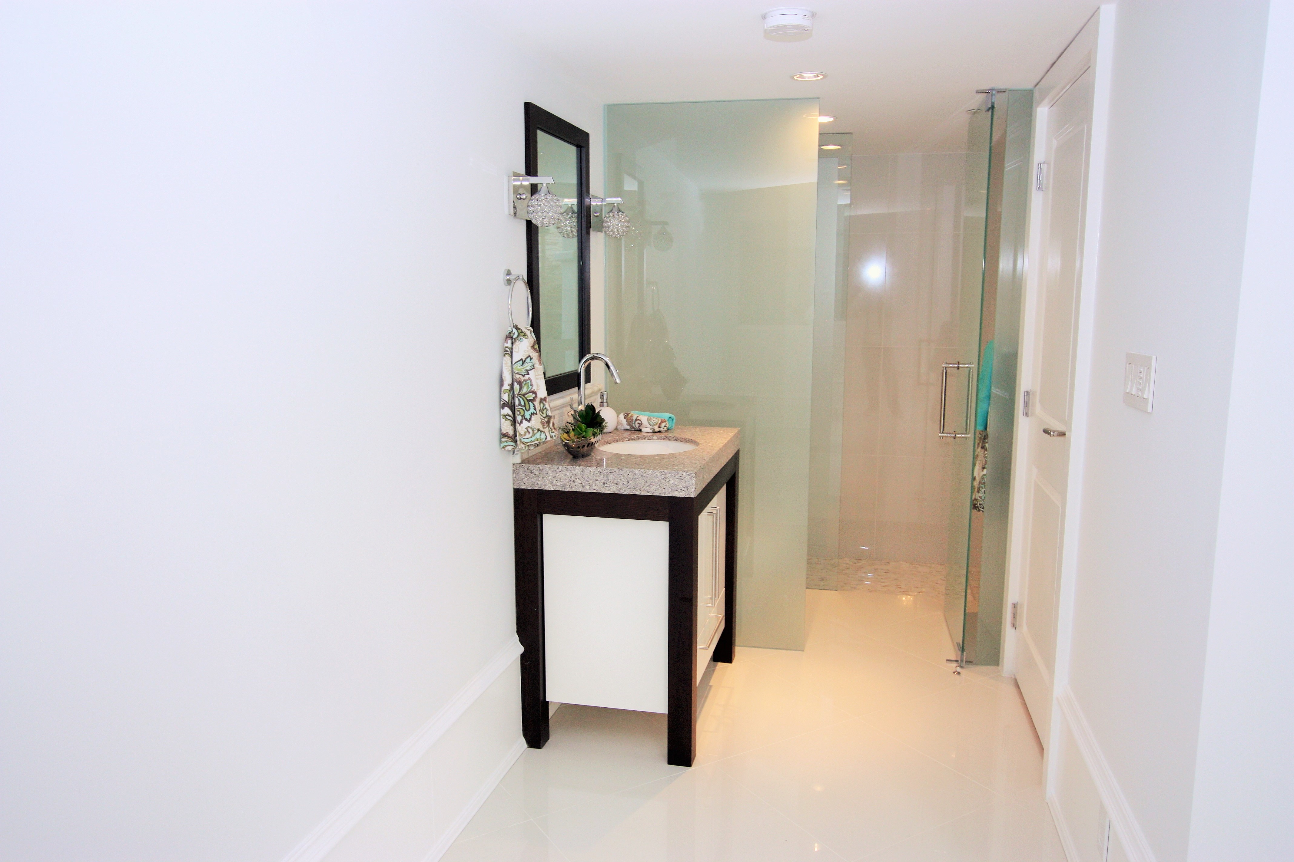 888 HELMCKEN Street  Vancouver BC, V6Z 1V8 16