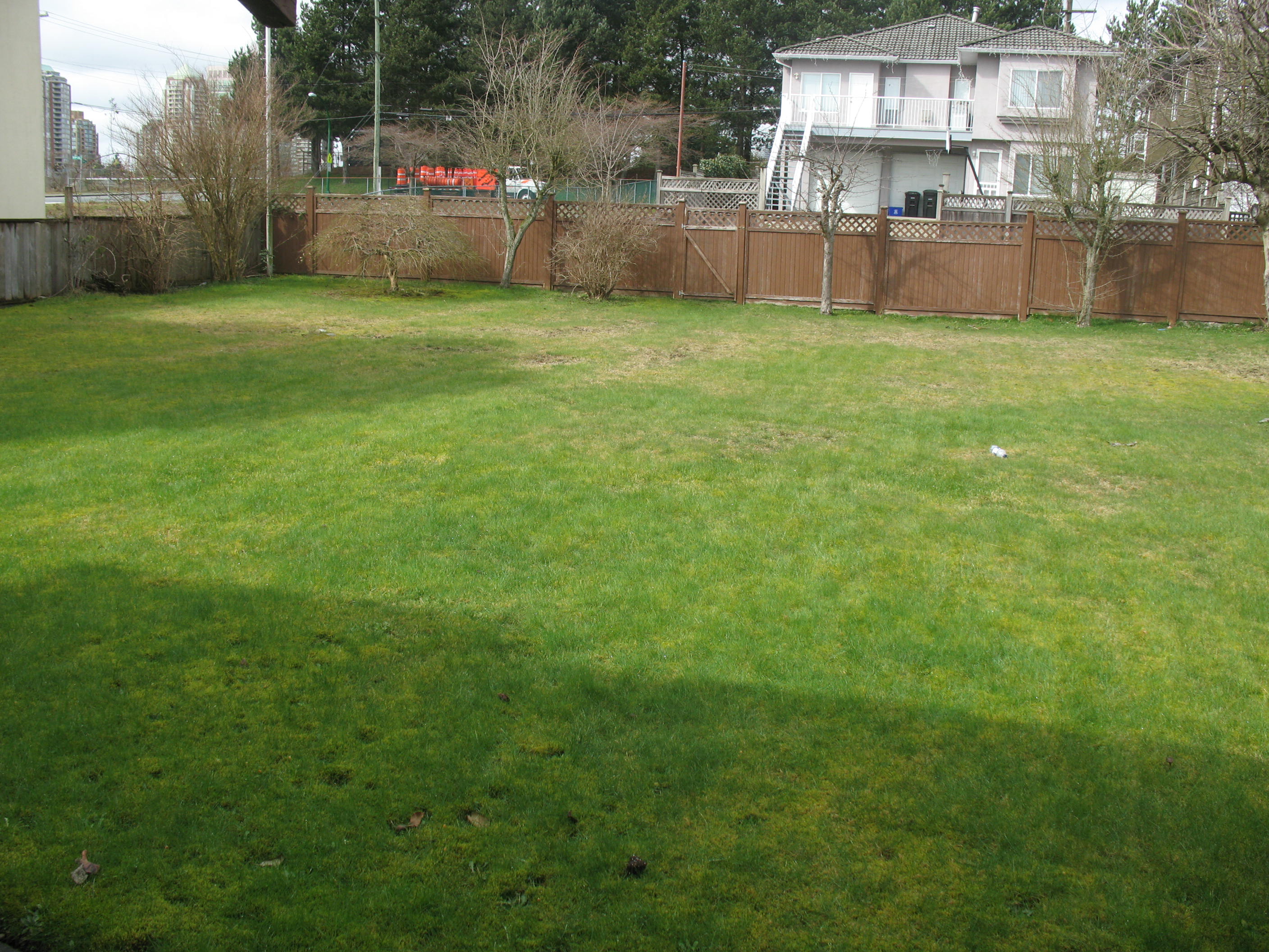 7113 10TH Ave,  Burnaby BC, V3N 2R5 8