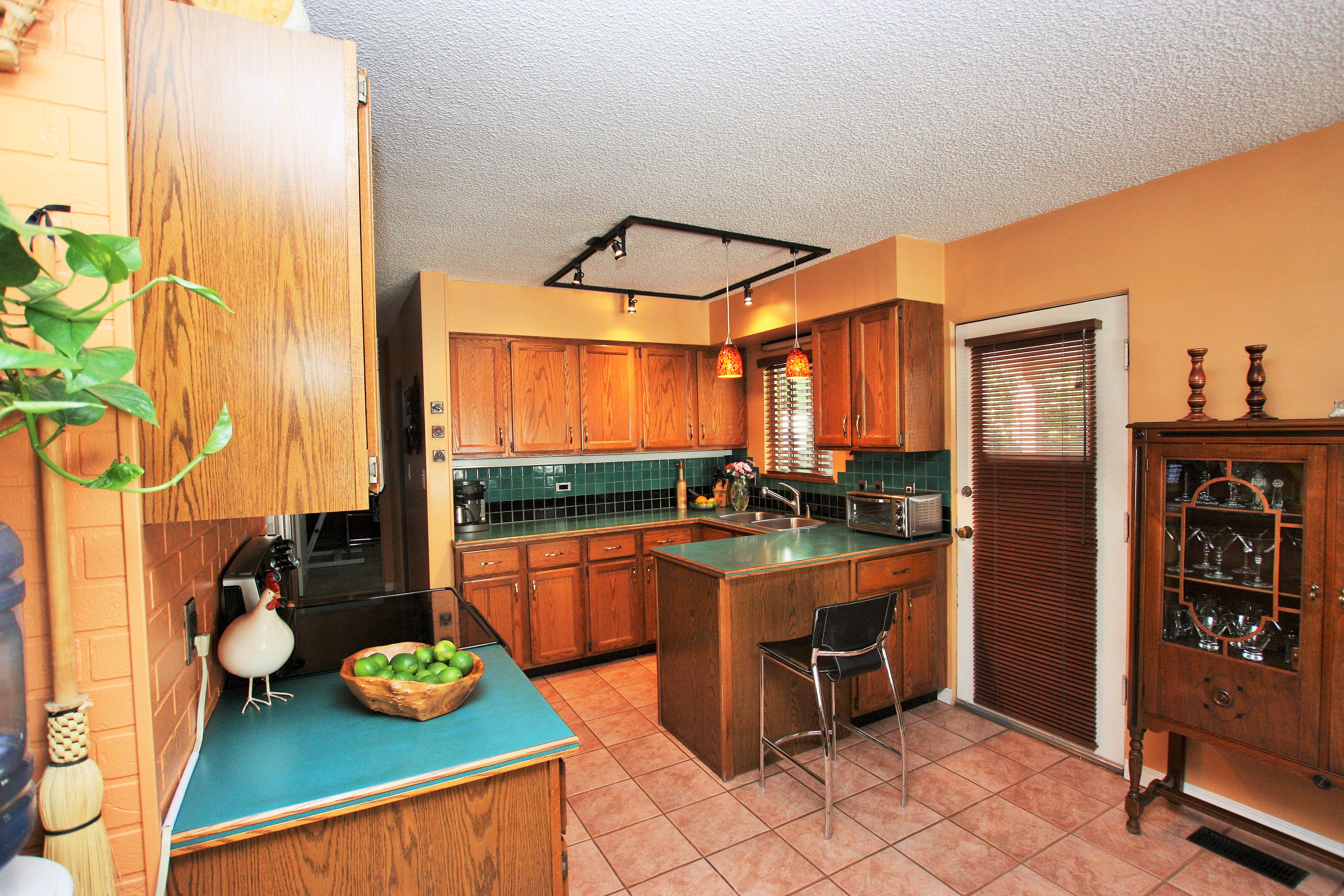 4177 Dominion Street,  Burnaby BC, V5G 1C5 3