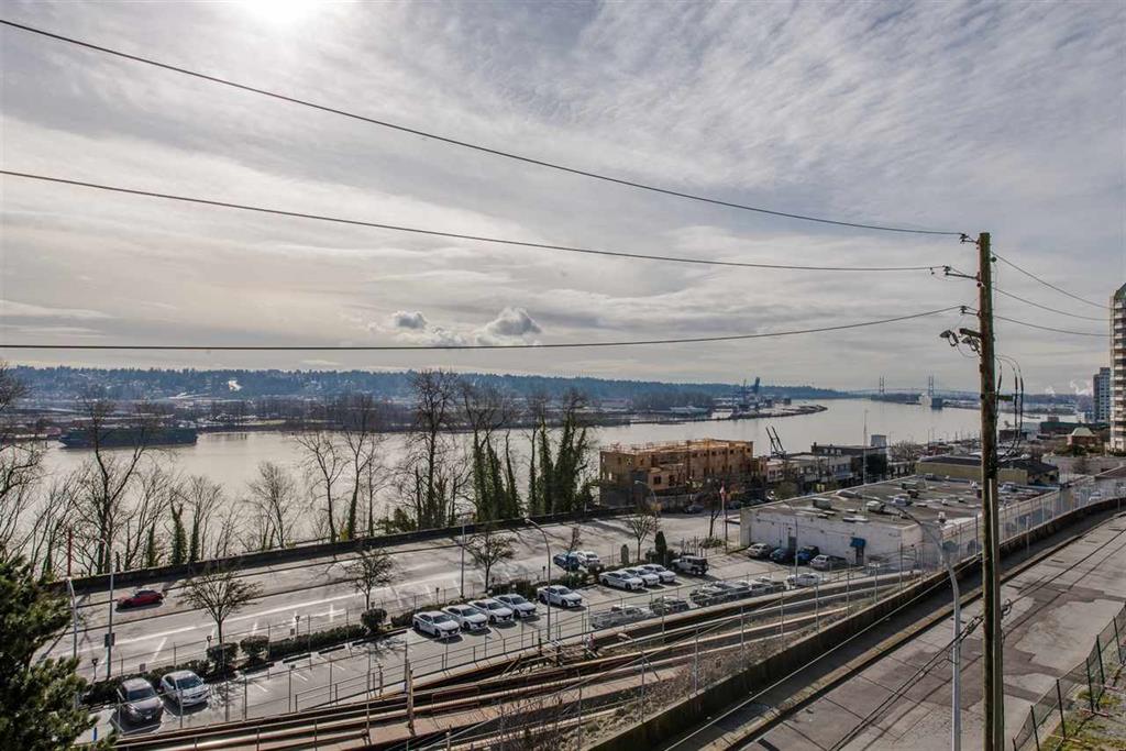 307 210 CARNARVON STREET, New Westminster, BC 12