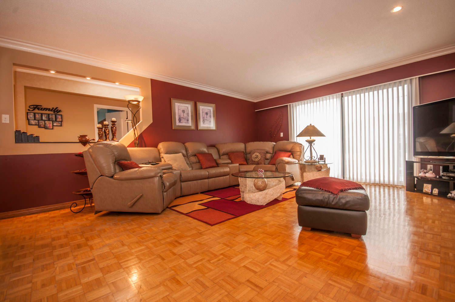 8048 14TH AVENUE, Burnaby, BC 8