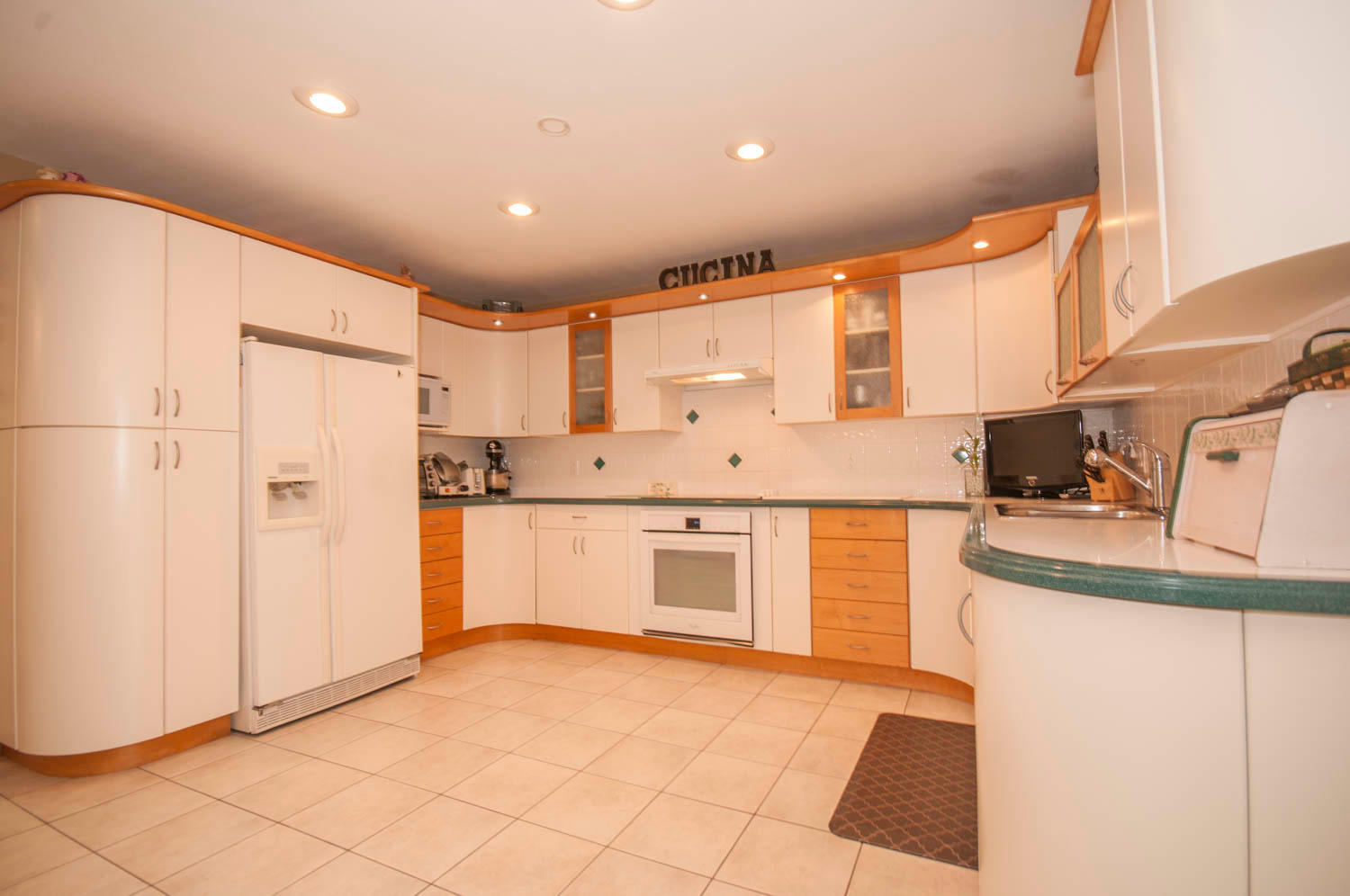 8048 14TH AVENUE, Burnaby, BC 11