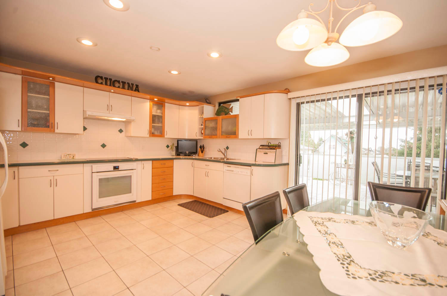 8048 14TH AVENUE, Burnaby, BC 12