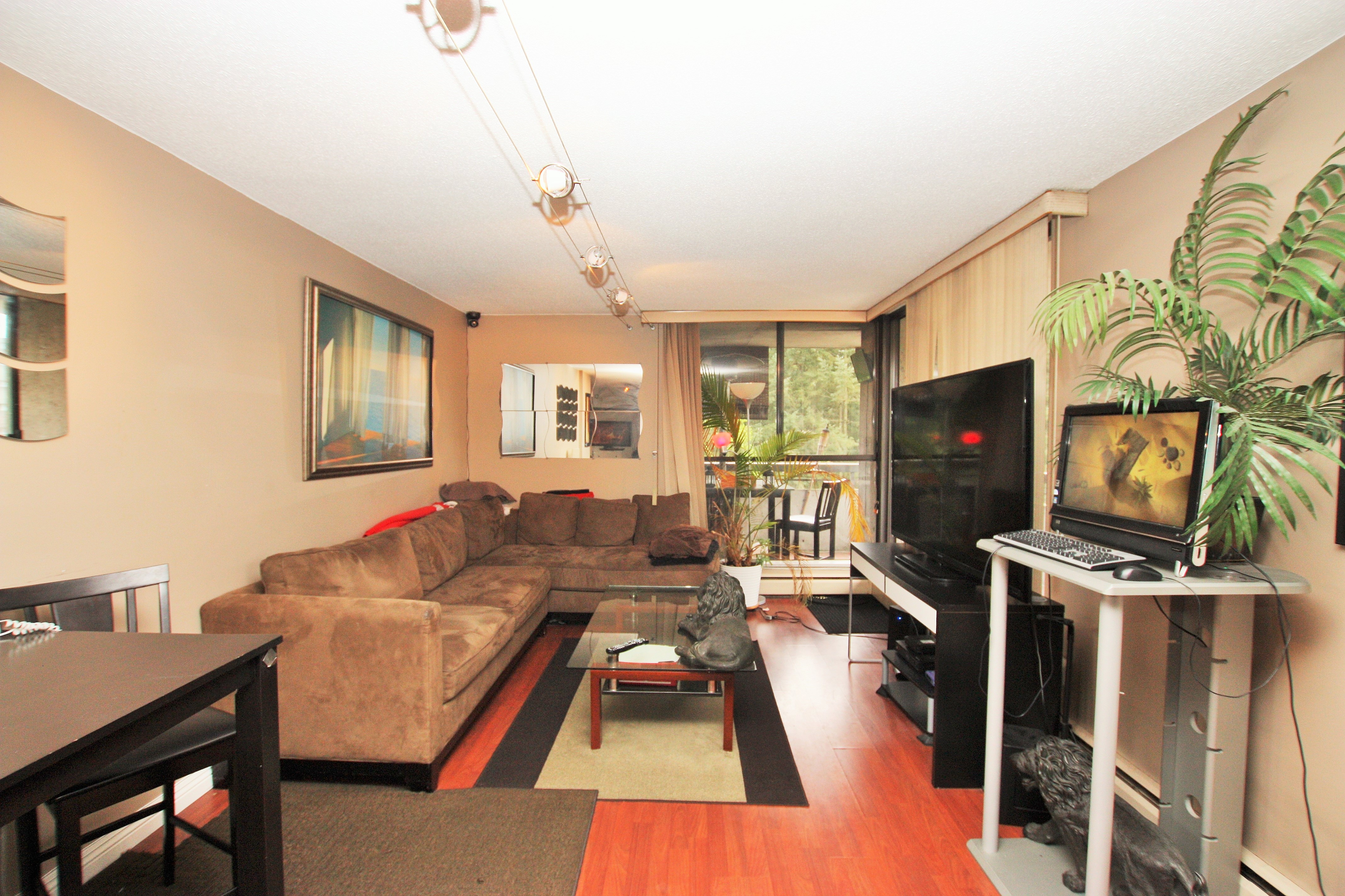 502 3771 BARTLETT COURT, Burnaby, BC 3