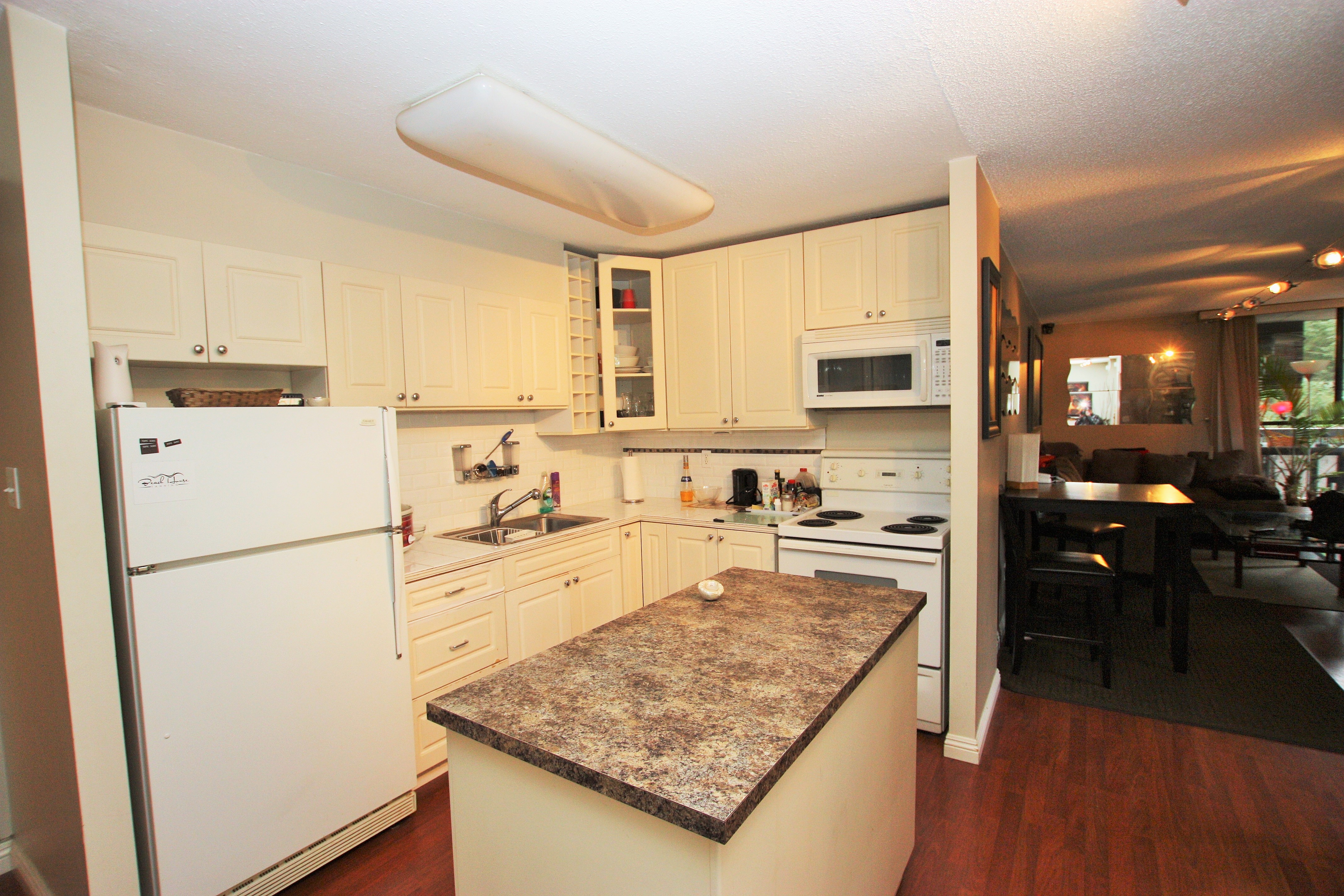 502 3771 BARTLETT COURT, Burnaby, BC 16