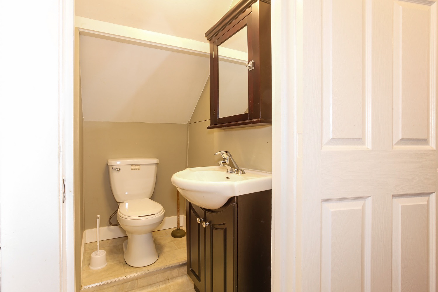 1595 Renfrew Street Vancouver 18