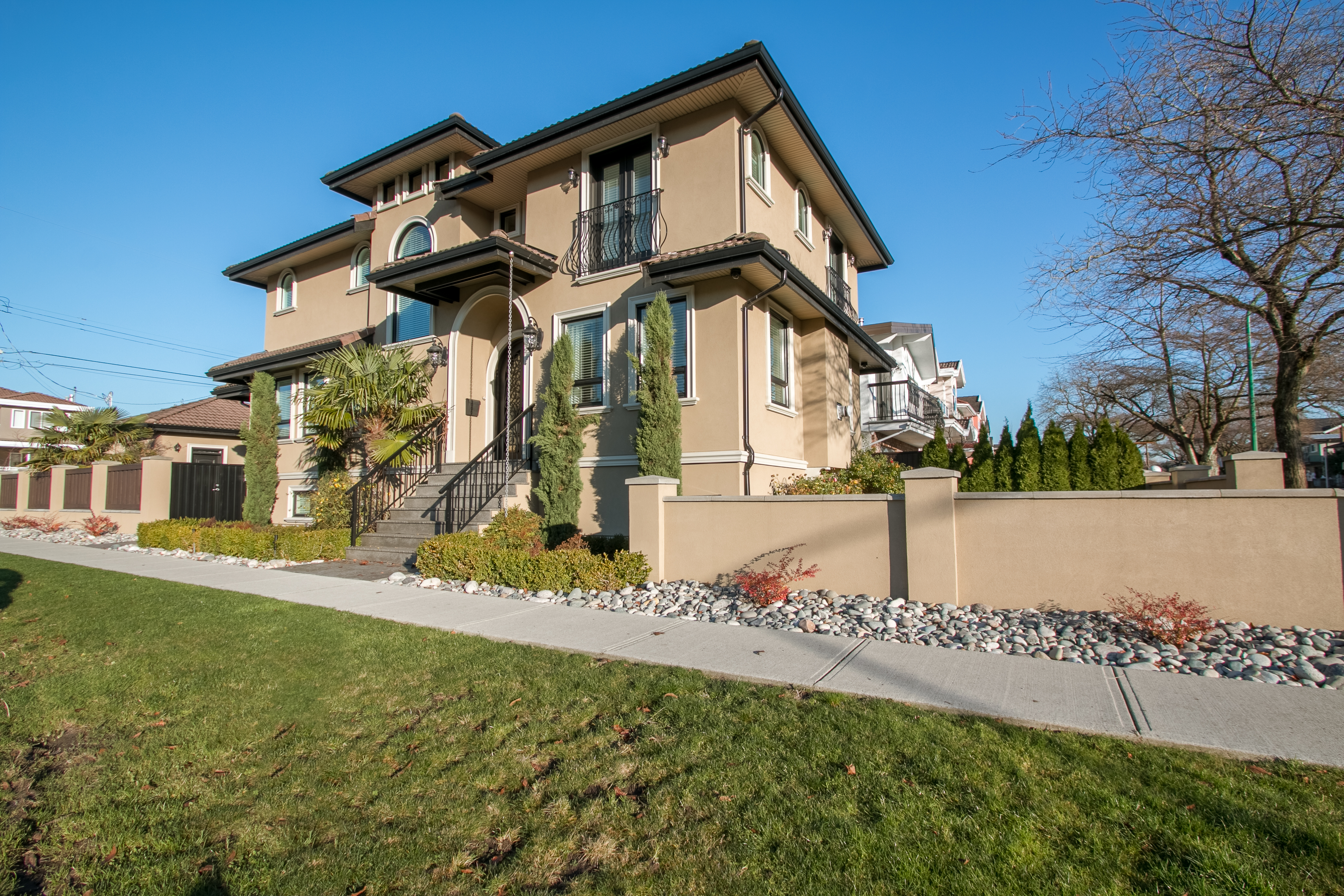 690 Madison Avenue Burnaby 2