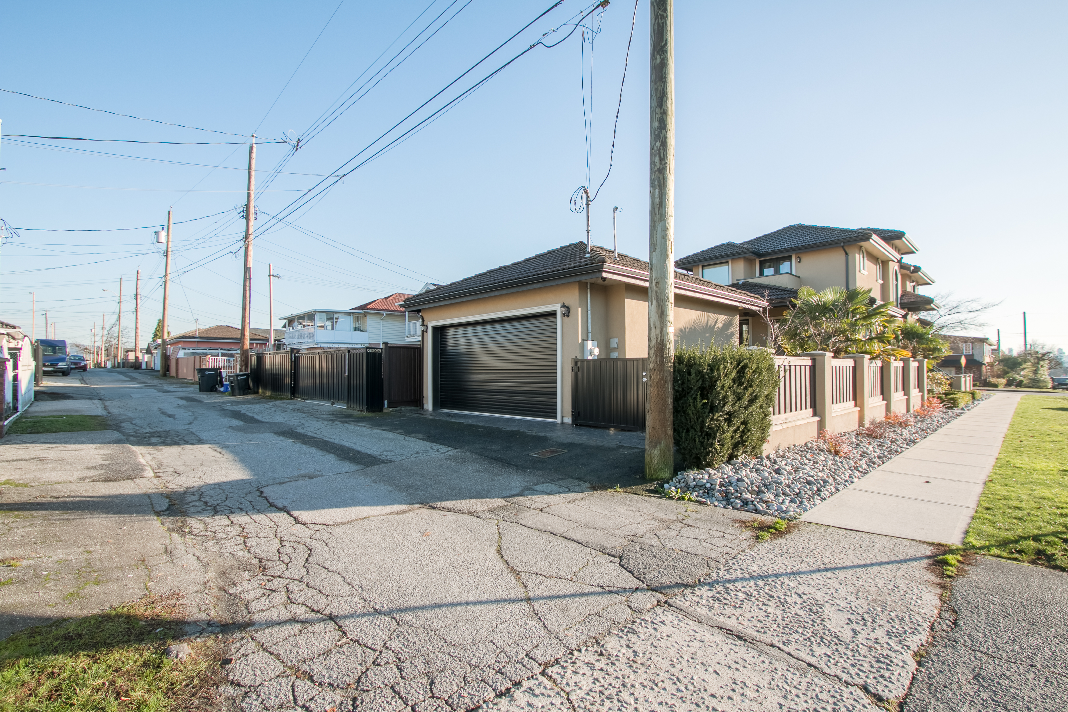 690 Madison Avenue Burnaby 25