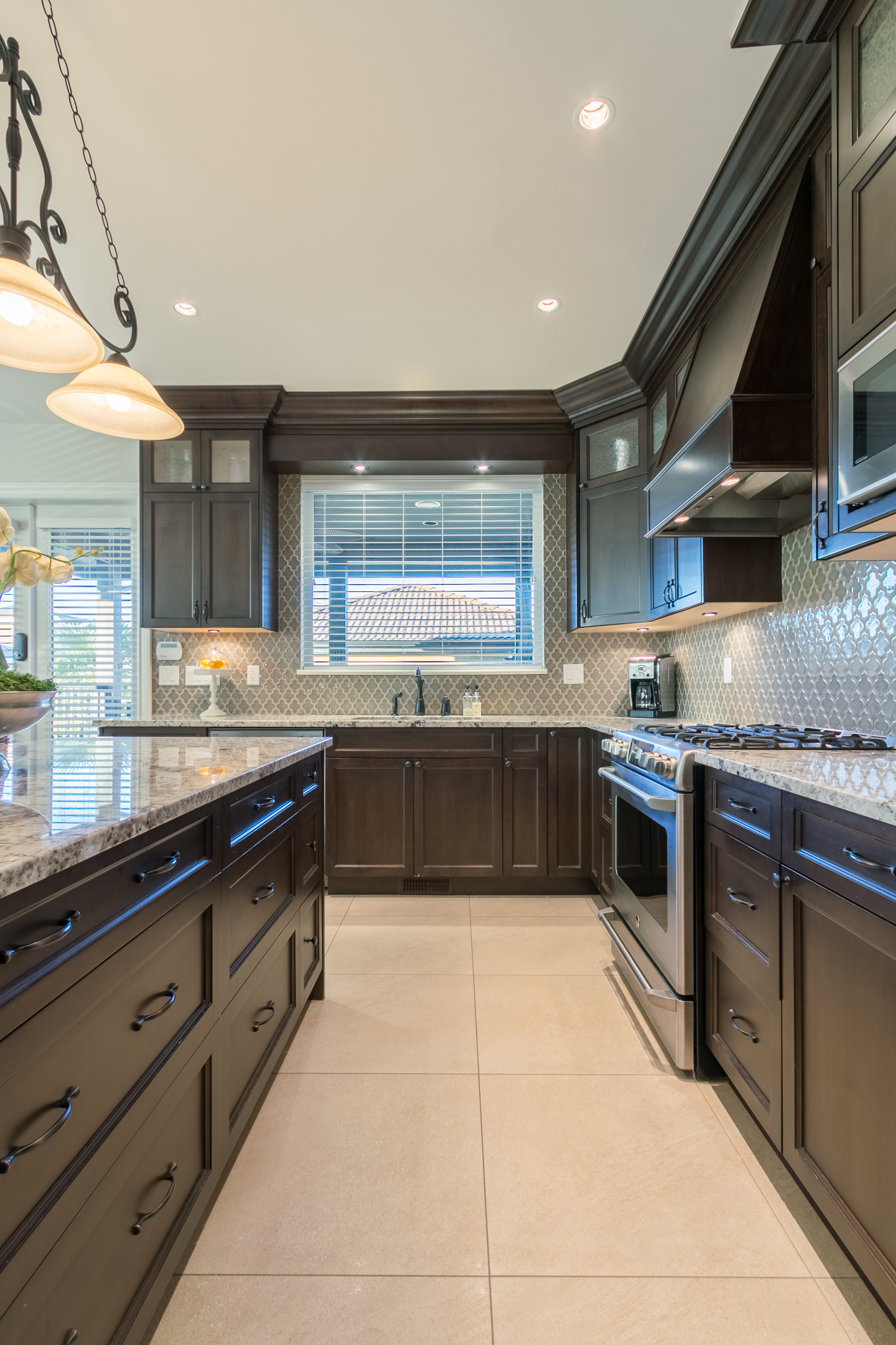 690 Madison Avenue Burnaby 12
