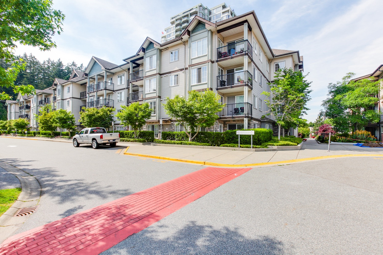 405-14877 100th Avenue Surrey