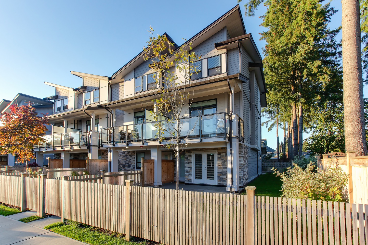 5-2139 Prairie Avenue 2