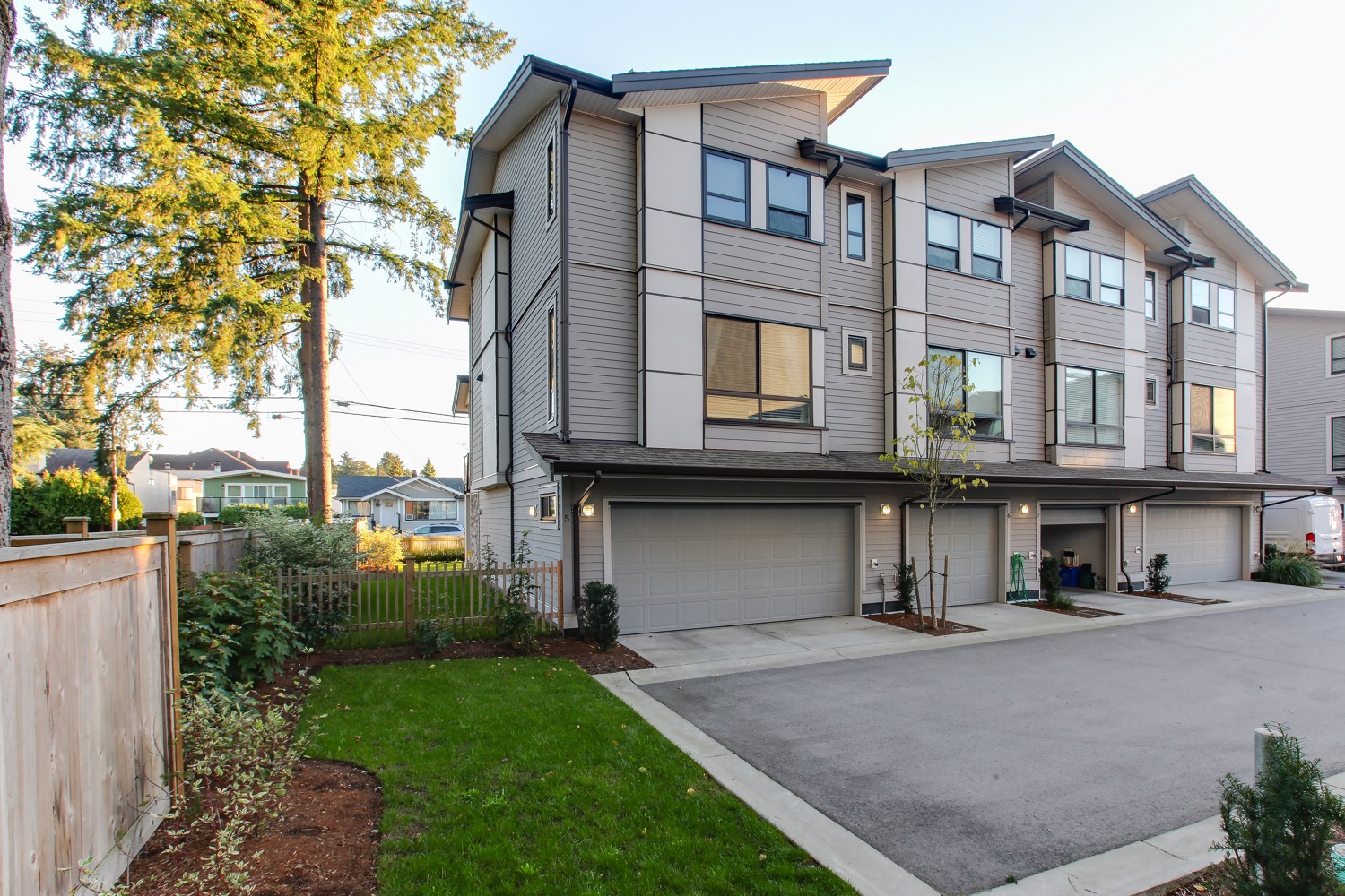 5-2139 Prairie Avenue 22