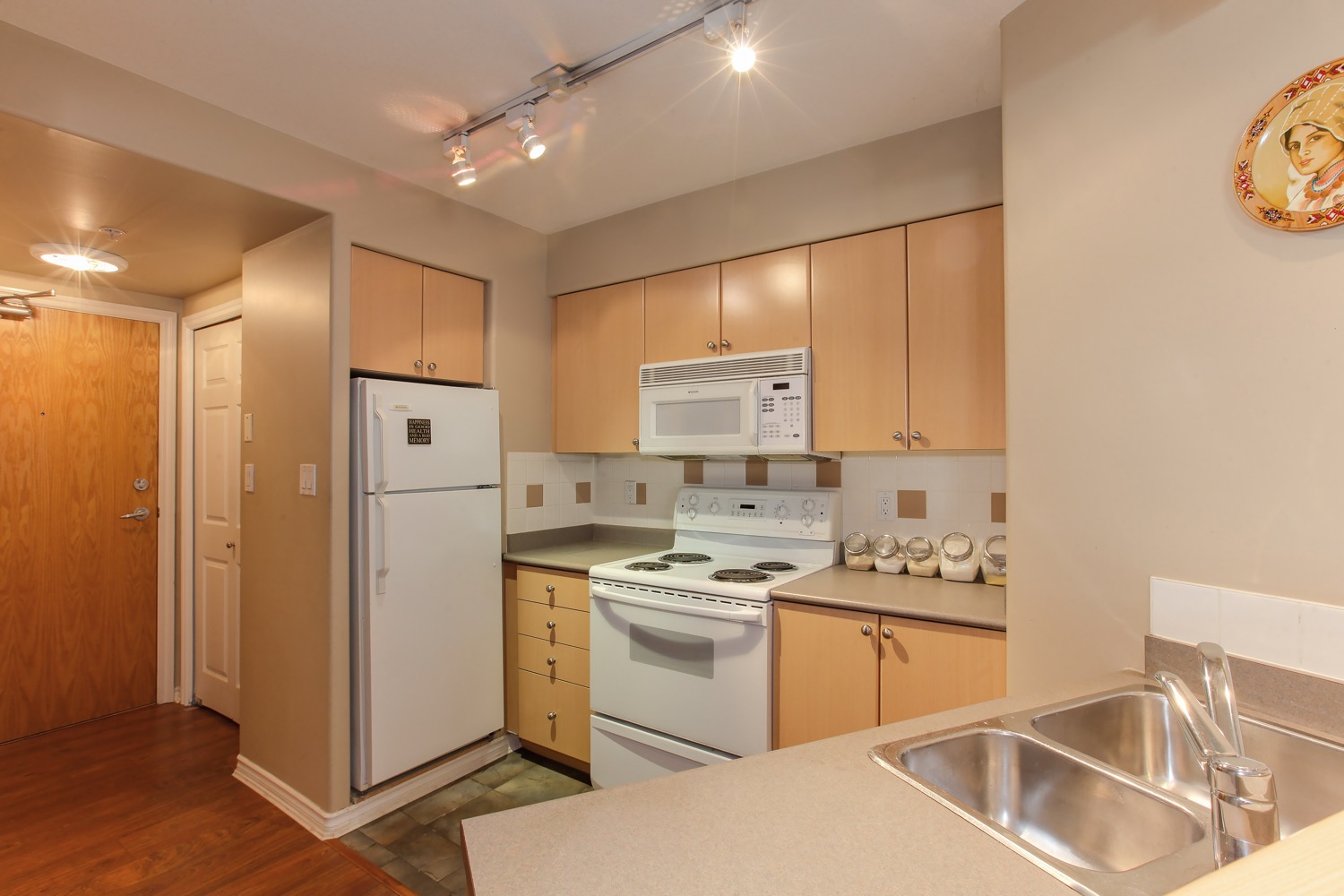 405-680 Clarkson Street New Westminster 4