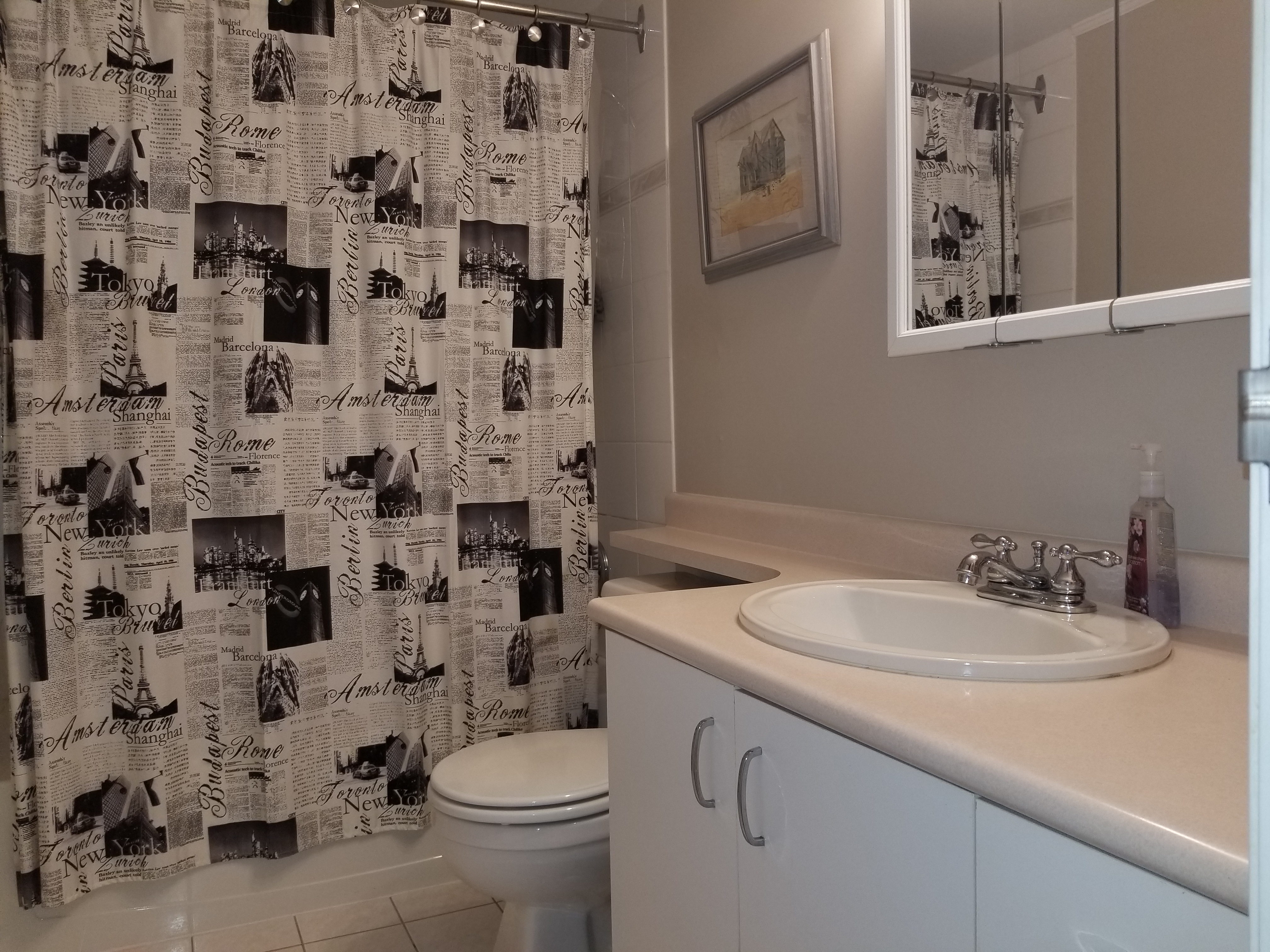 601 10523 UNIVERSITY DRIVE Surrey, BC 14