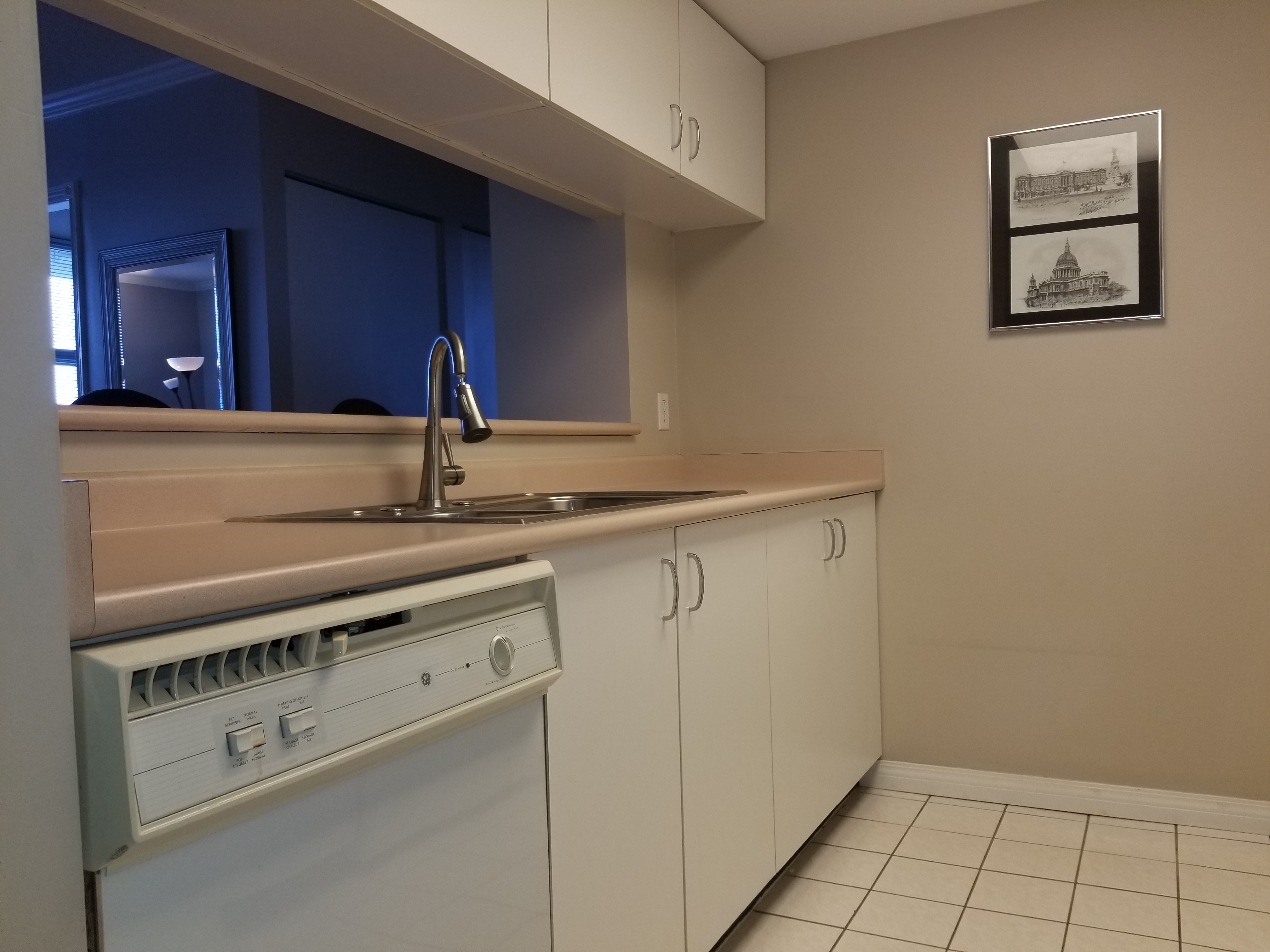 601 10523 UNIVERSITY DRIVE Surrey, BC 3