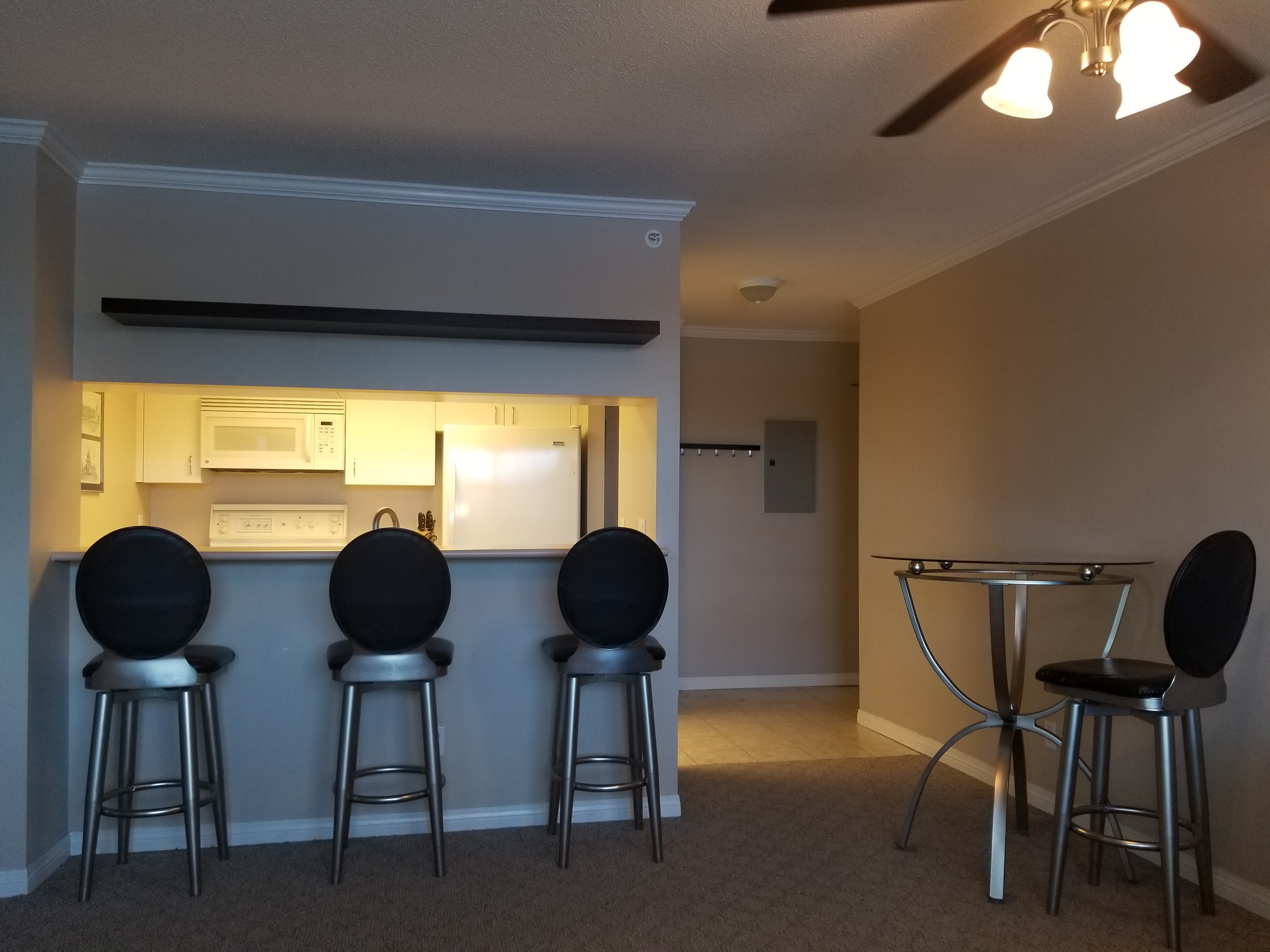 601 10523 UNIVERSITY DRIVE Surrey, BC 8