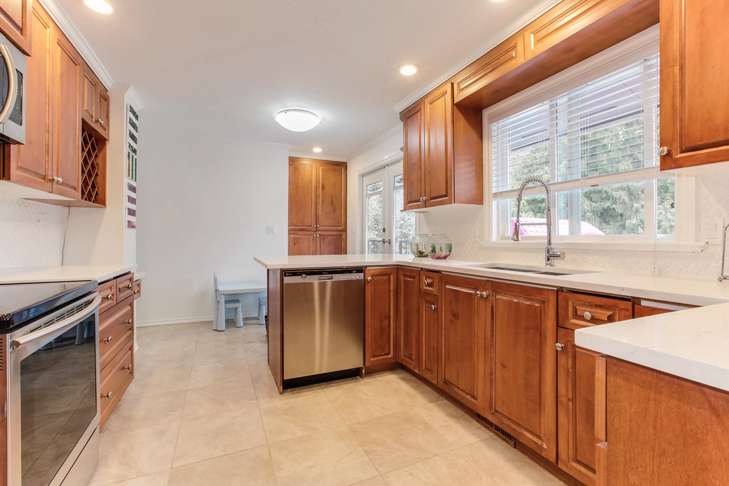 937 Osprey Place Port Coquitlam 11