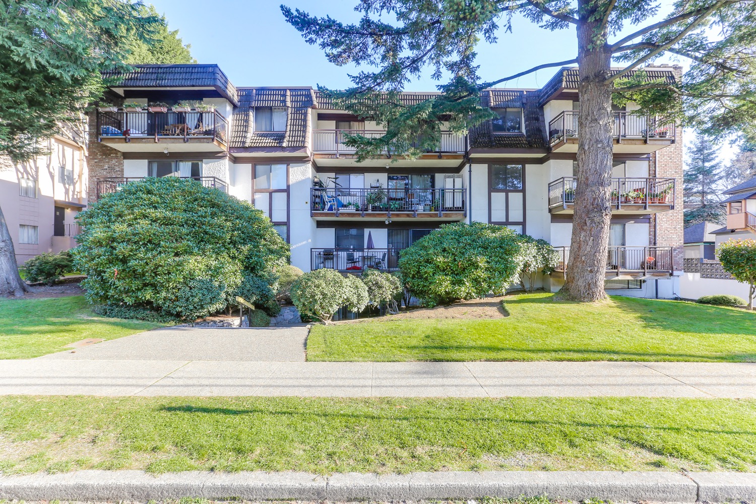 425 ASH STREET 19
