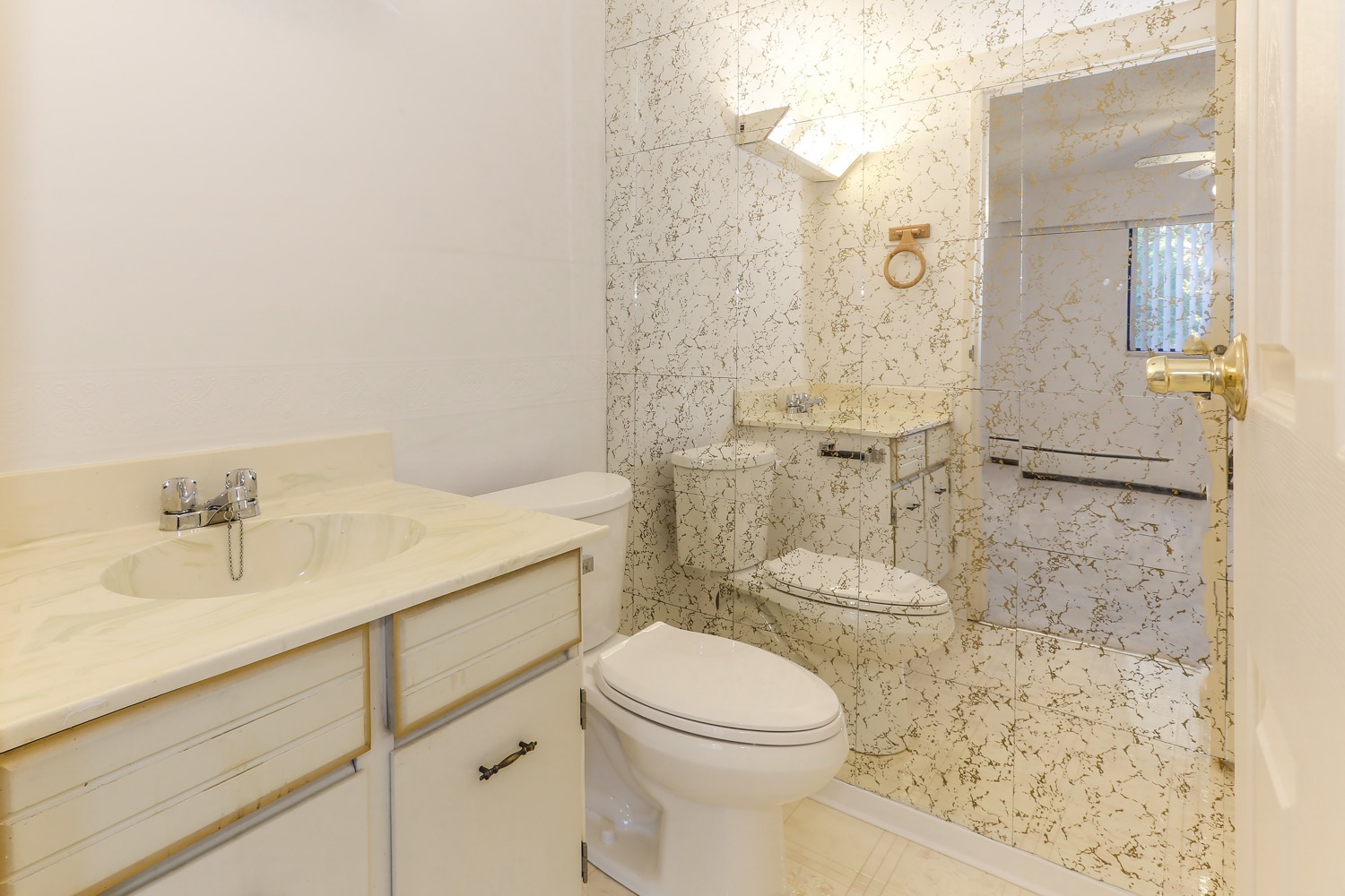 425 ASH STREET 12