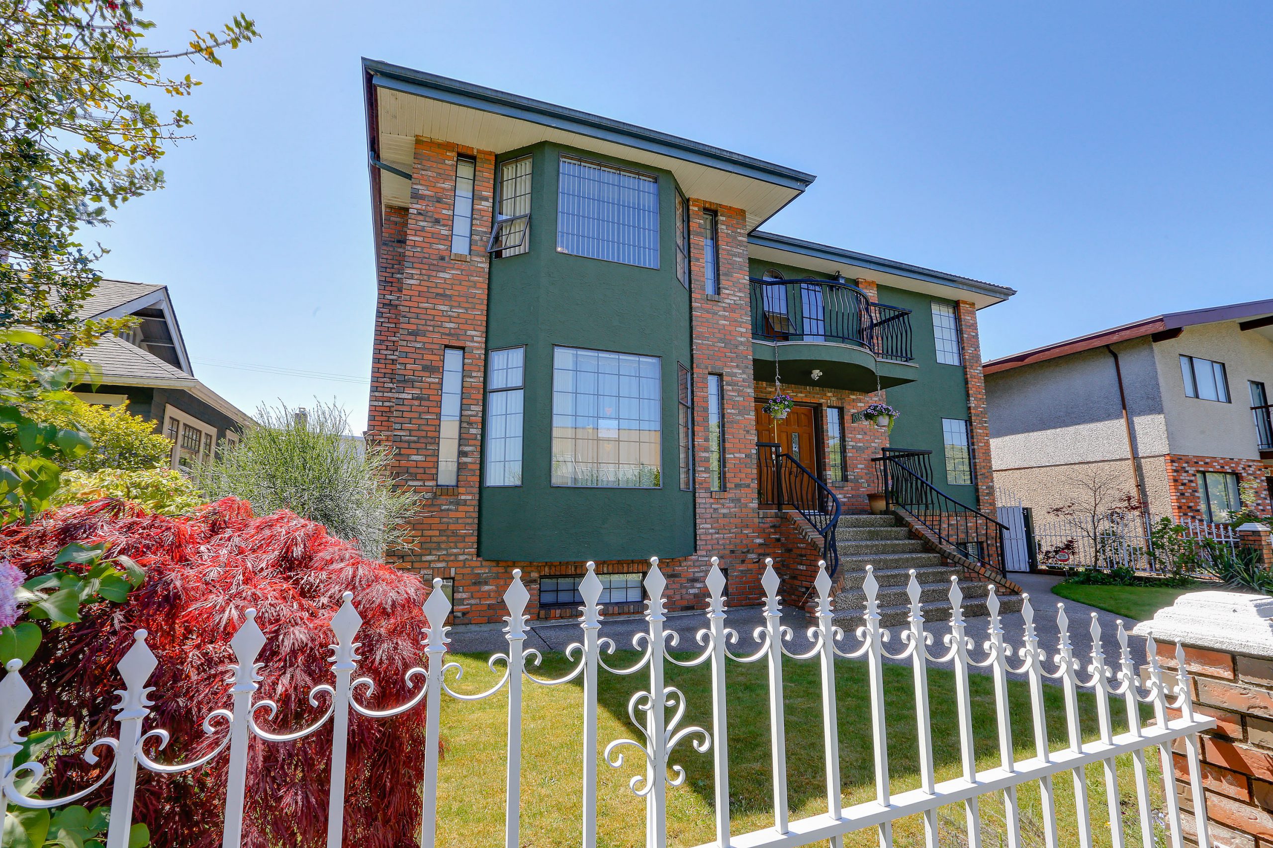 3866 Pandora Street Burnaby 2