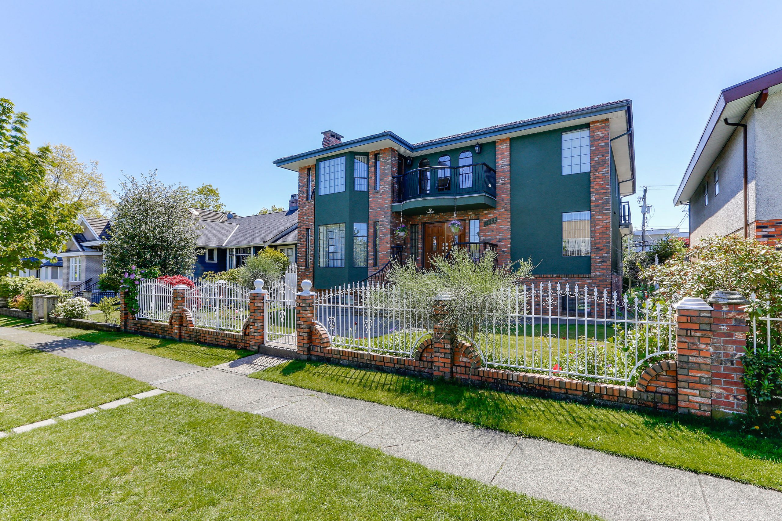 3866 Pandora Street Burnaby 3