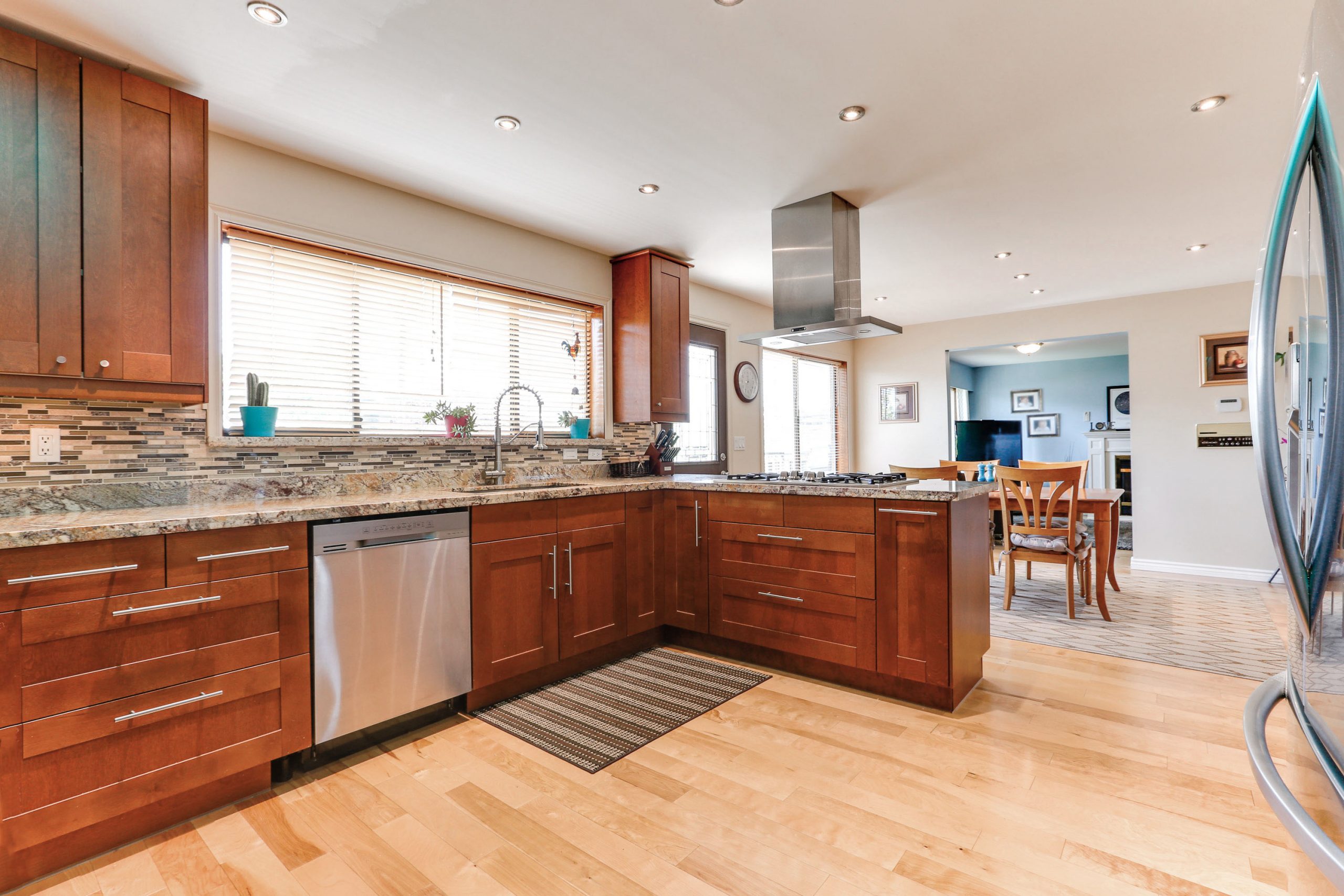 3866 Pandora Street Burnaby 17