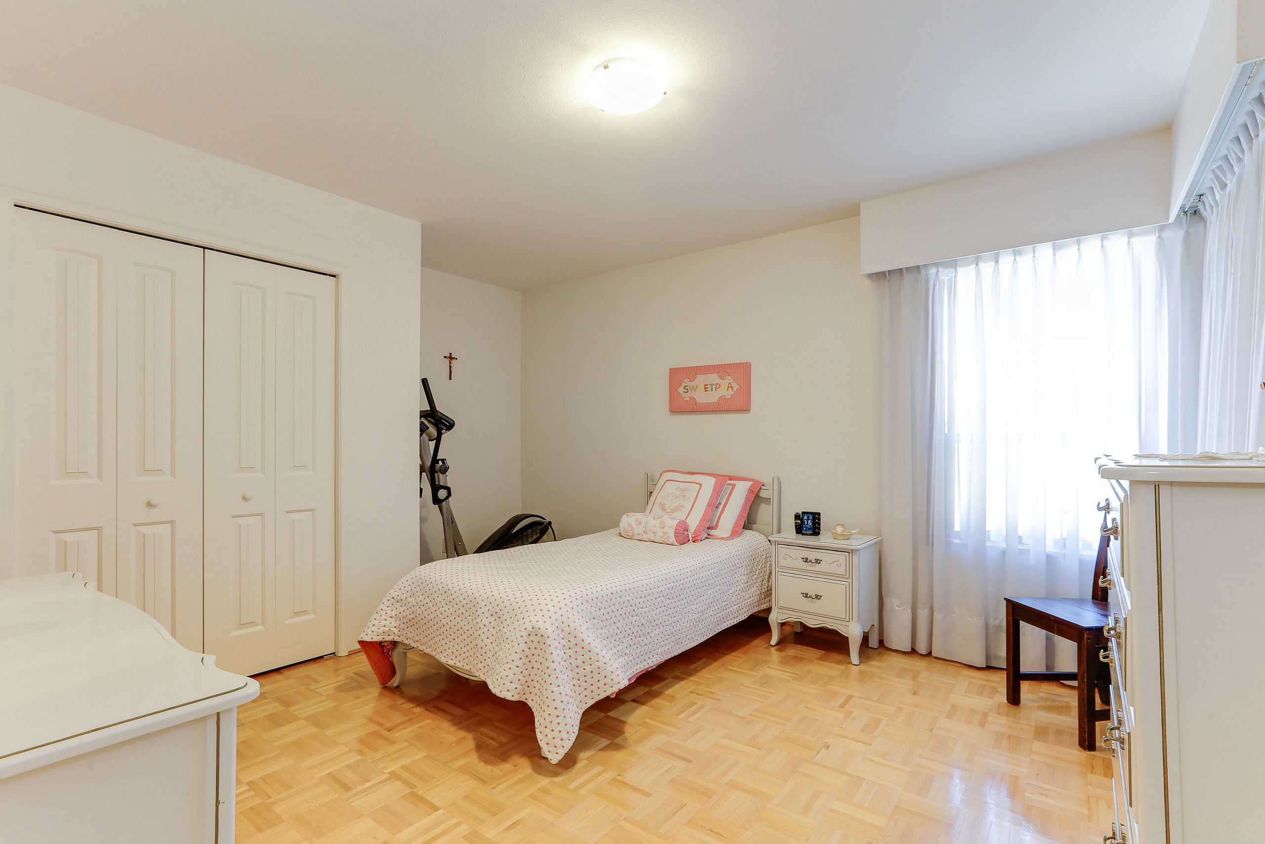 3866 Pandora Street Burnaby 34