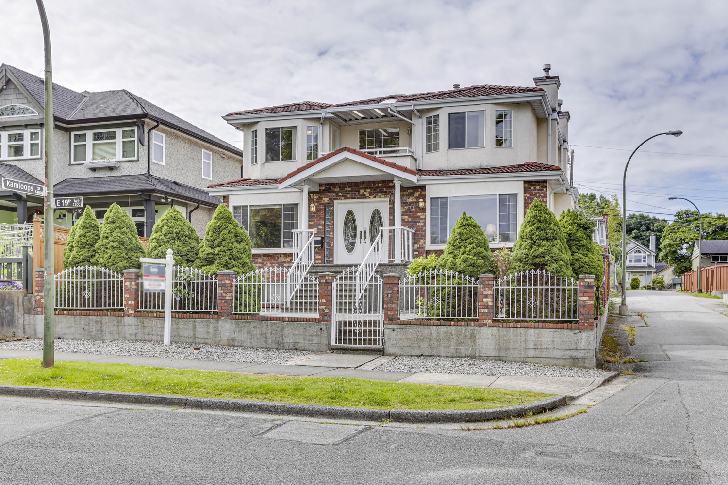 2508 East 19th Avenue Vancouver 2