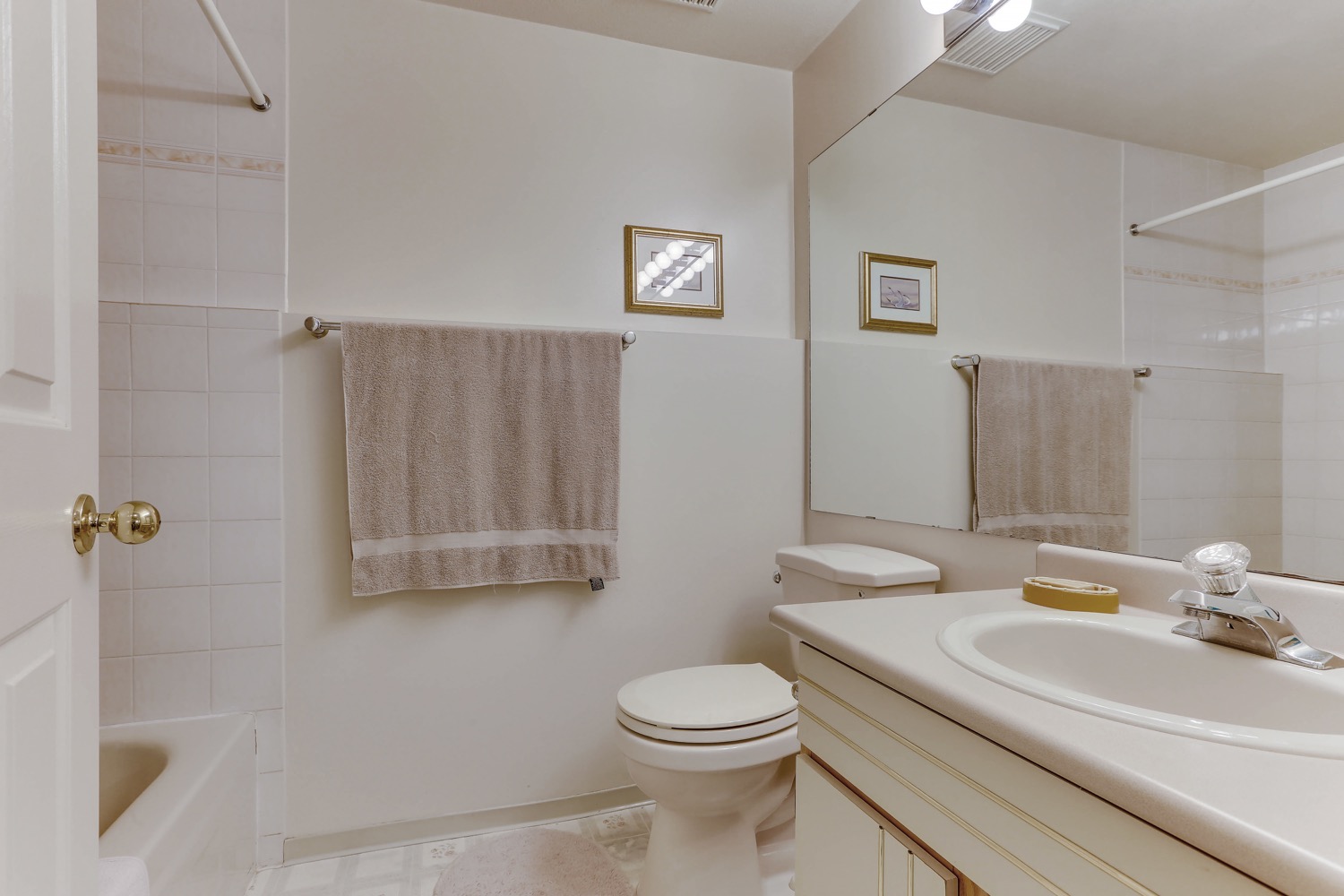2508 East 19th Avenue Vancouver 35