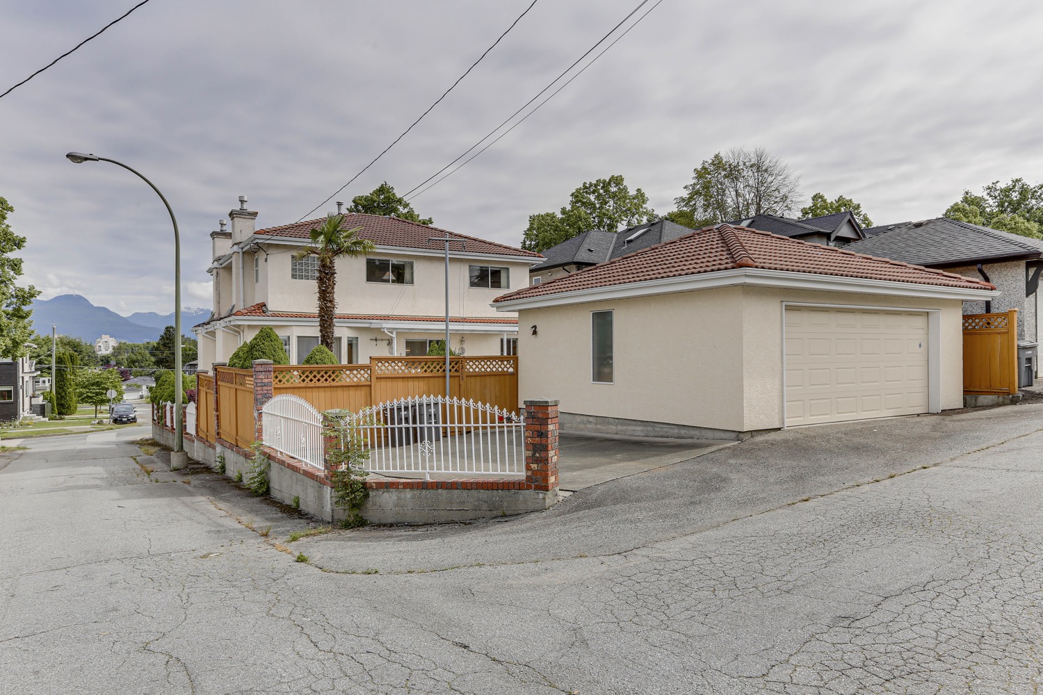 2508 East 19th Avenue Vancouver 44