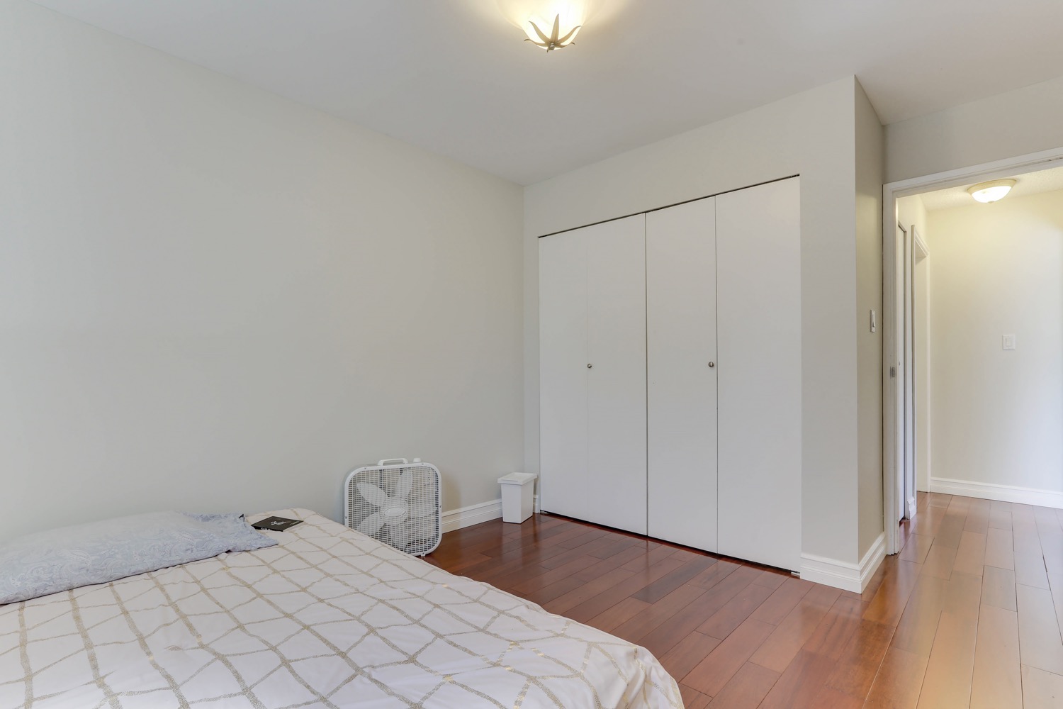 3027 East 7th AVENUE, Vancouver 18