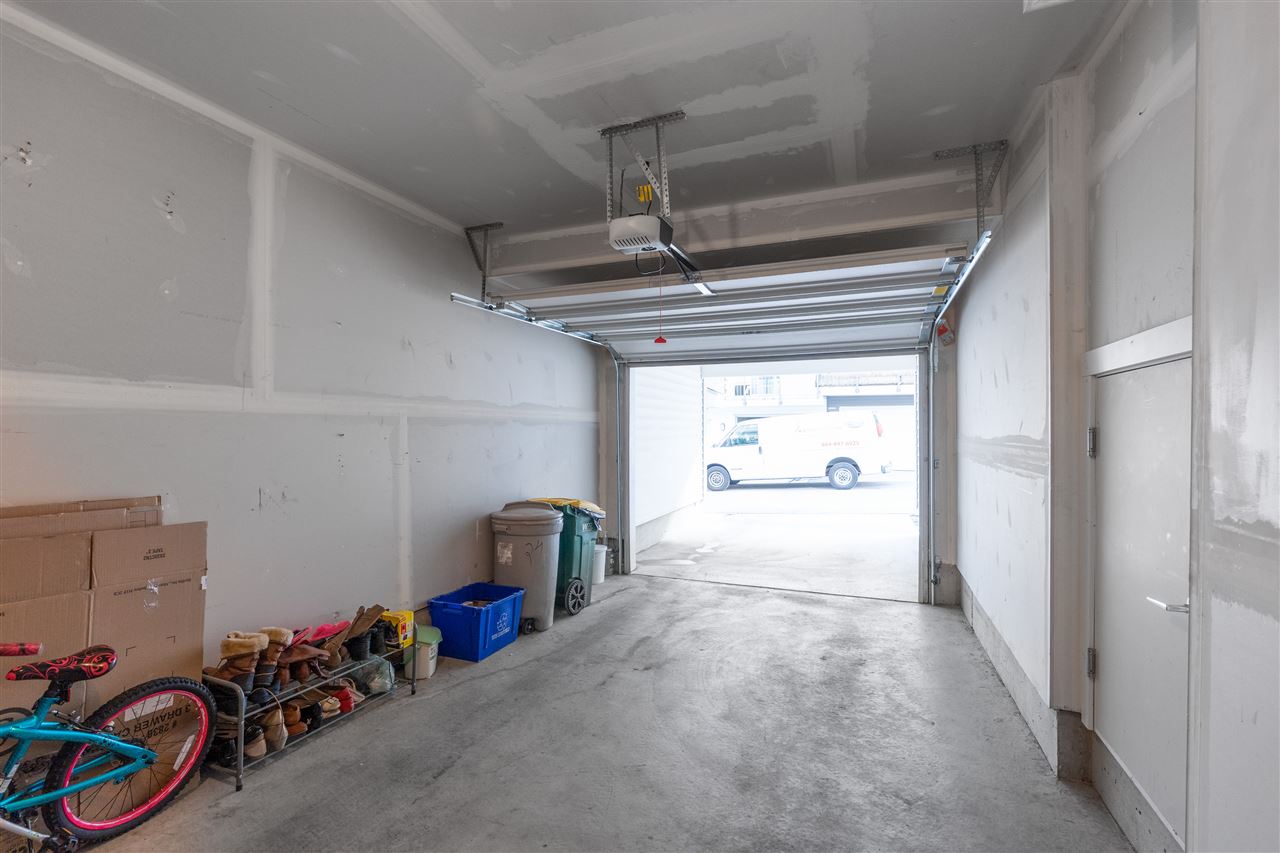 24 8130 136A STREET 35