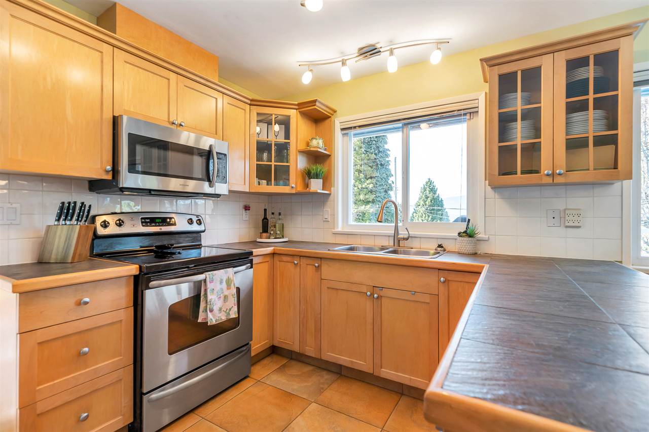 936 BAKER DRIVE 11