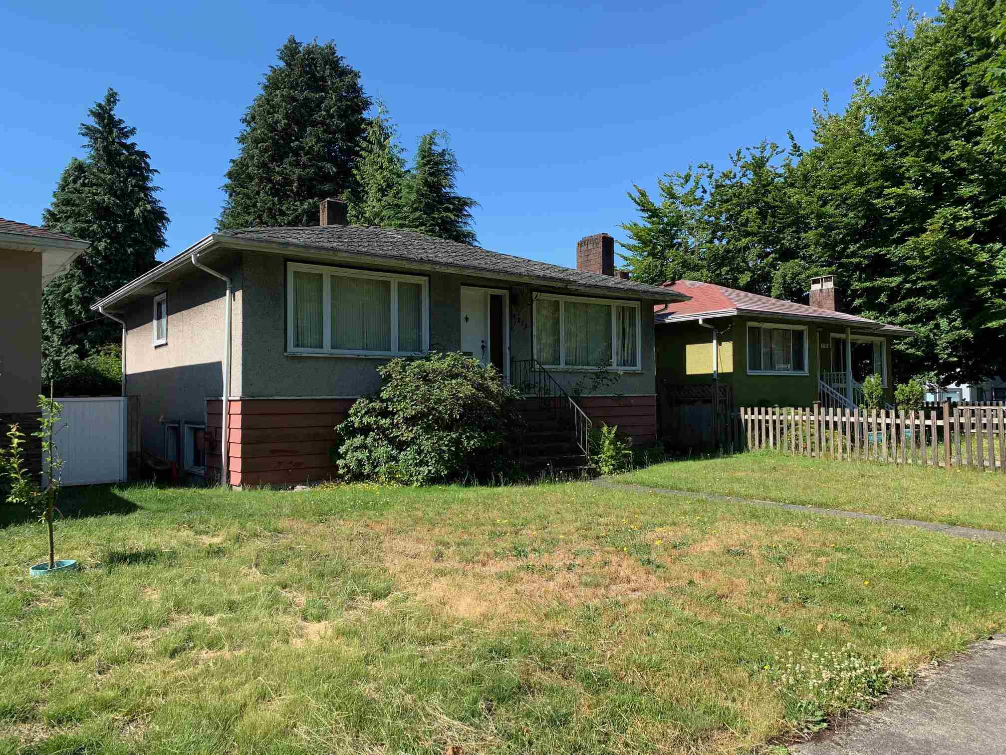 2522 E 15TH AVENUE, VANCOUVER
