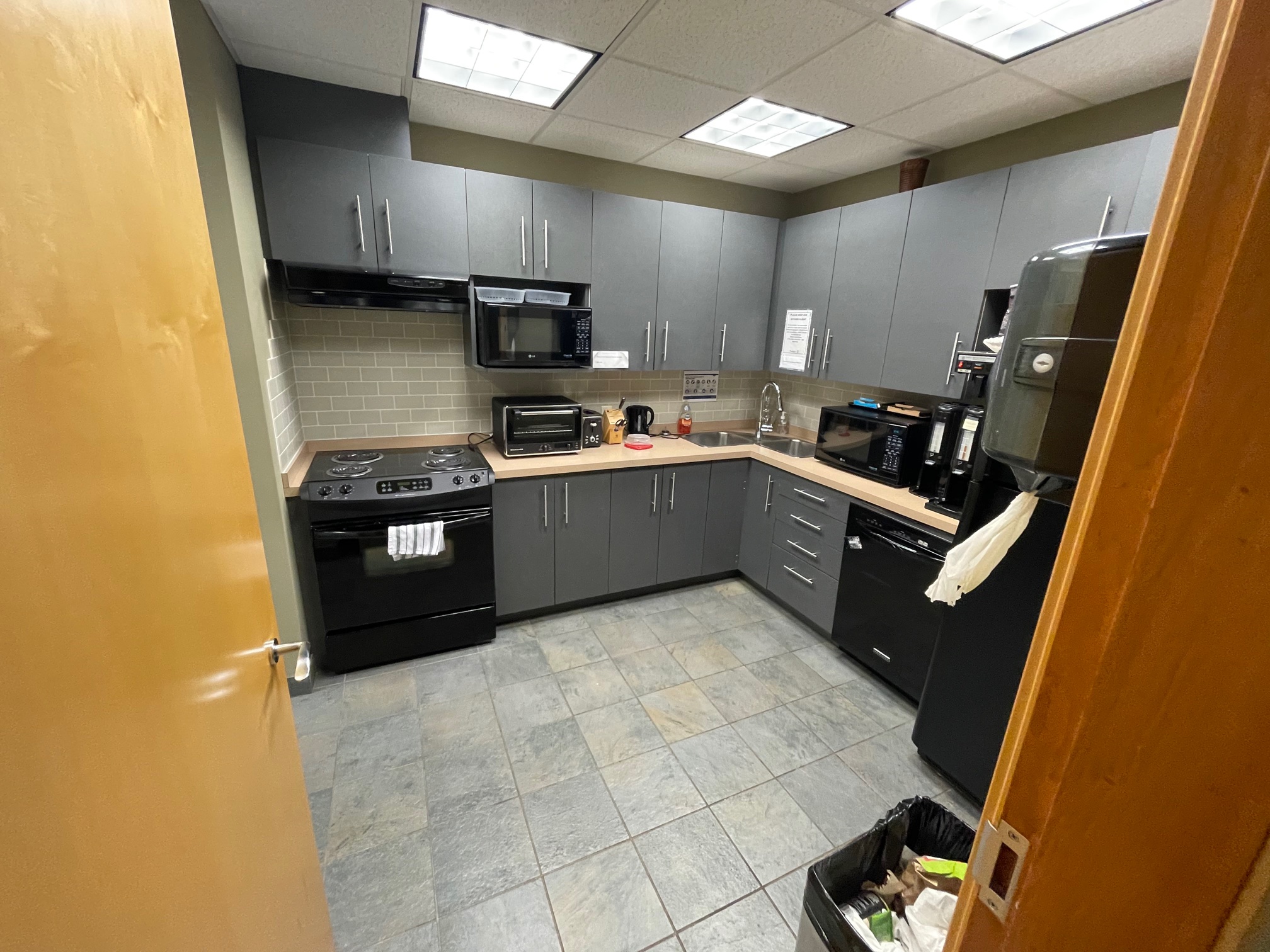 2572 Davies Avenue, Port Coquitlam 15