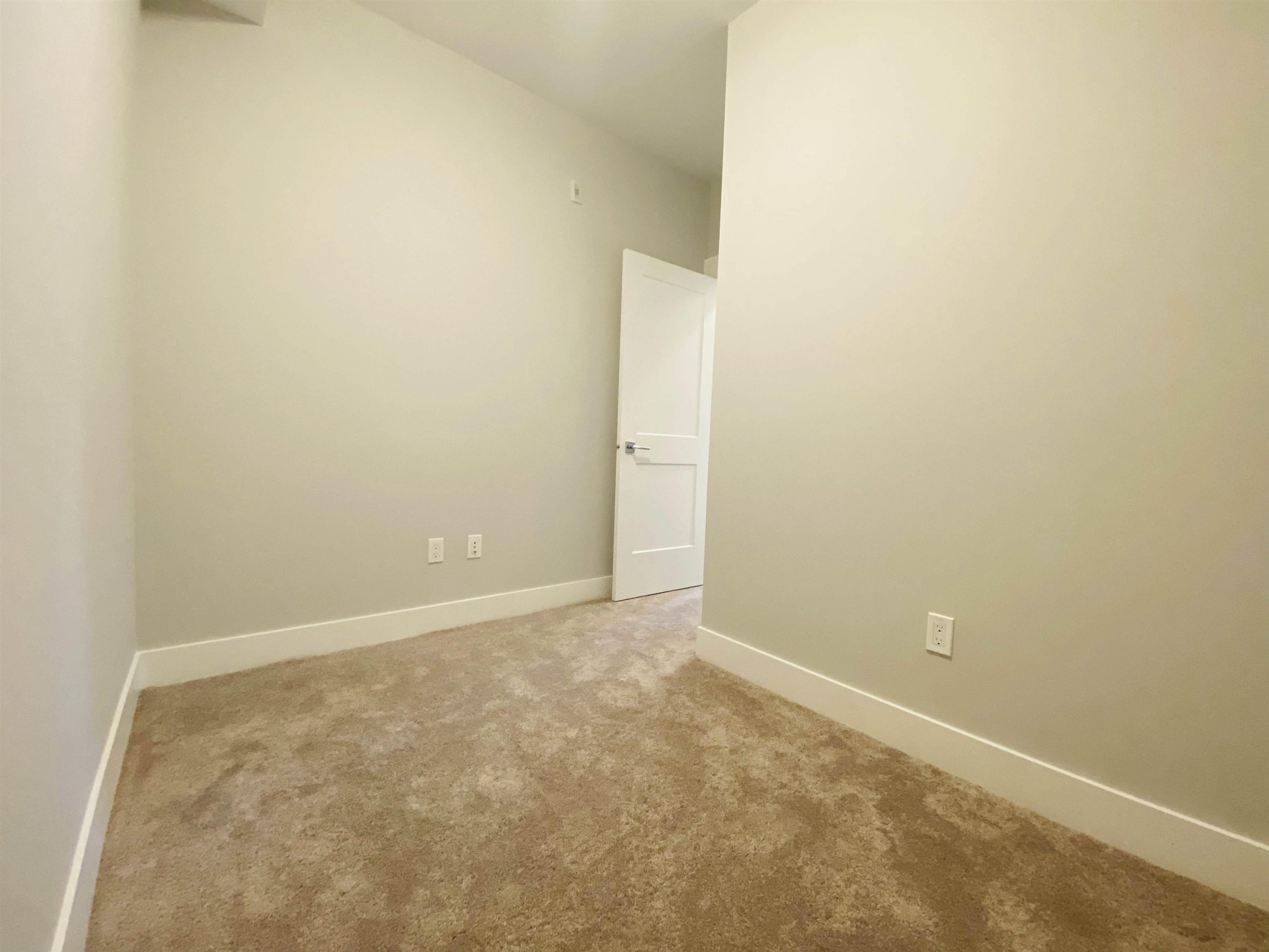 4207 2180 KELLY AVENUE 13