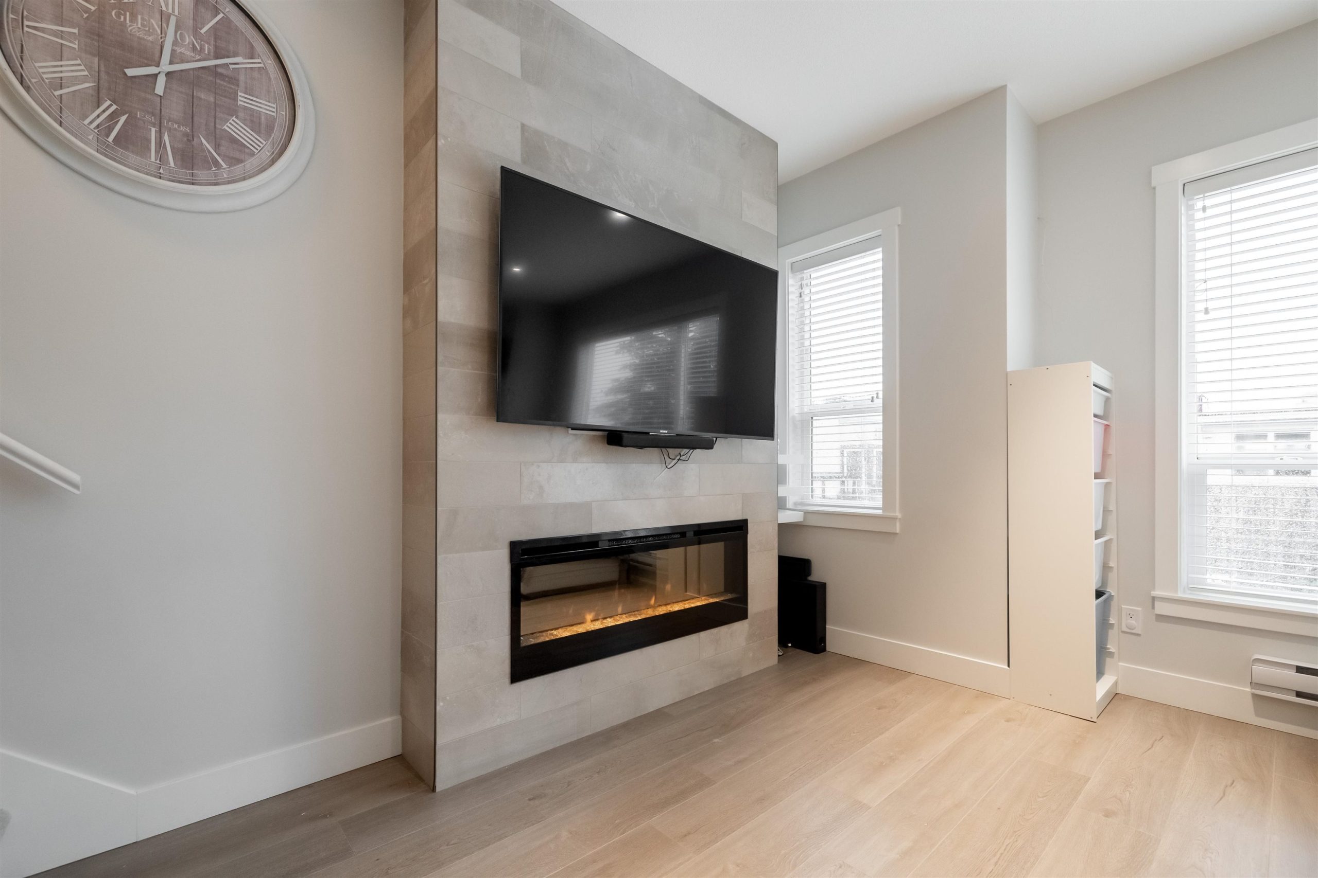 57 16336 23A AVENUE 18