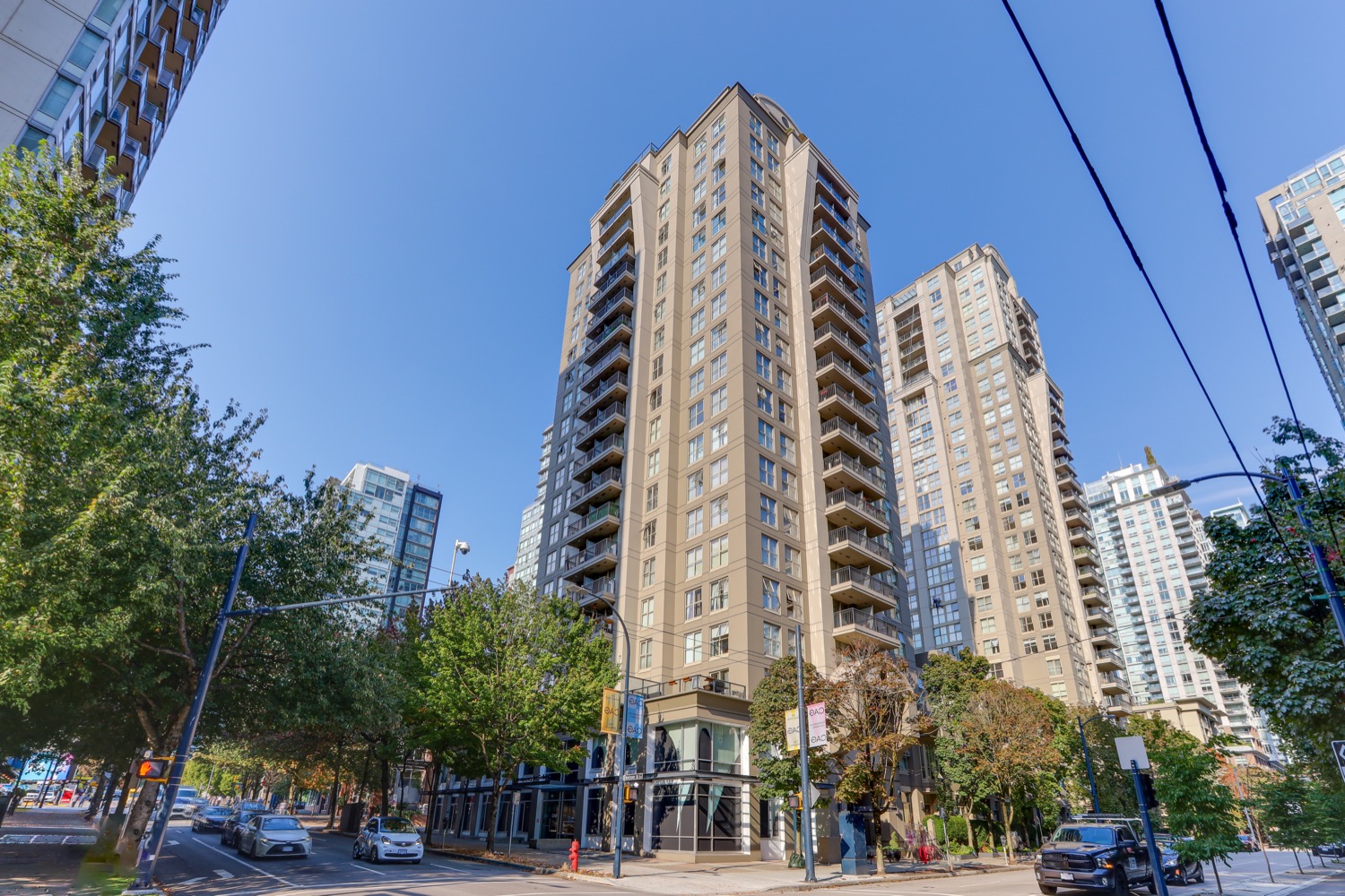 2002 989 RICHARDS STREET, VANCOUVER