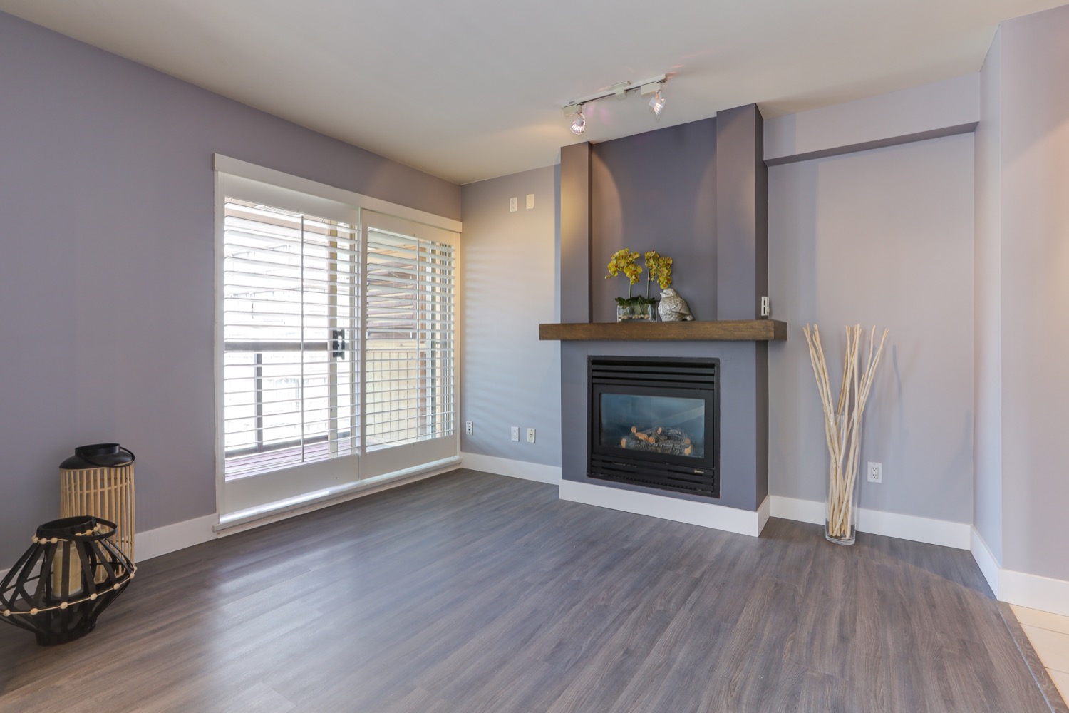 2002 989 RICHARDS STREET, VANCOUVER 3