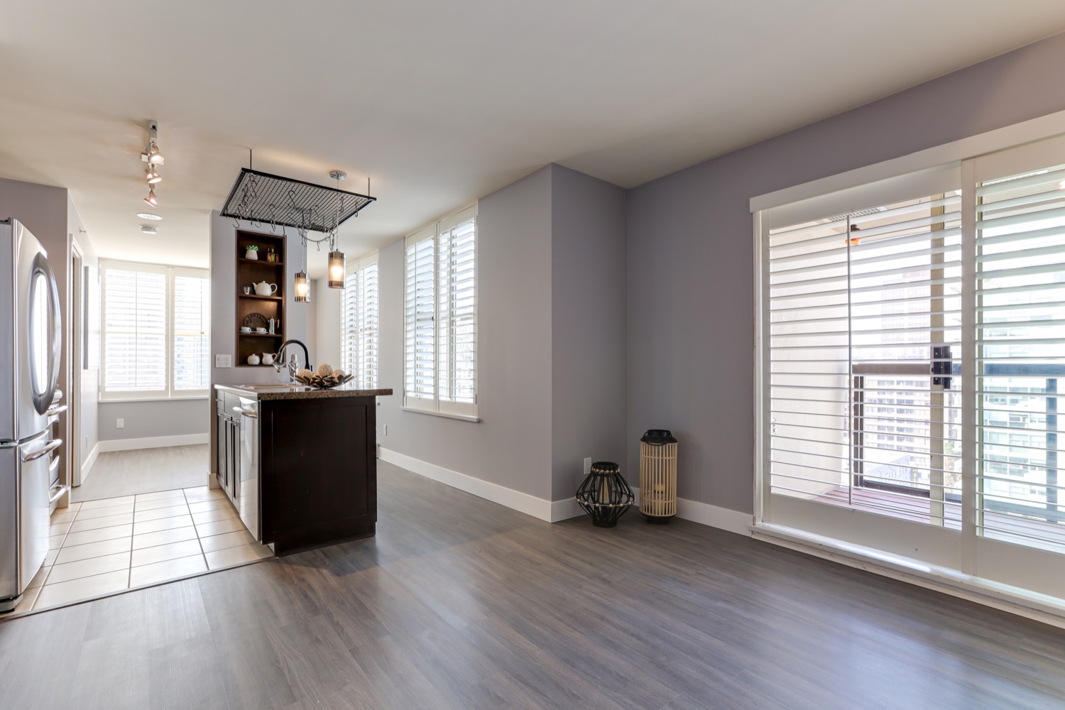 2002 989 RICHARDS STREET, VANCOUVER 4
