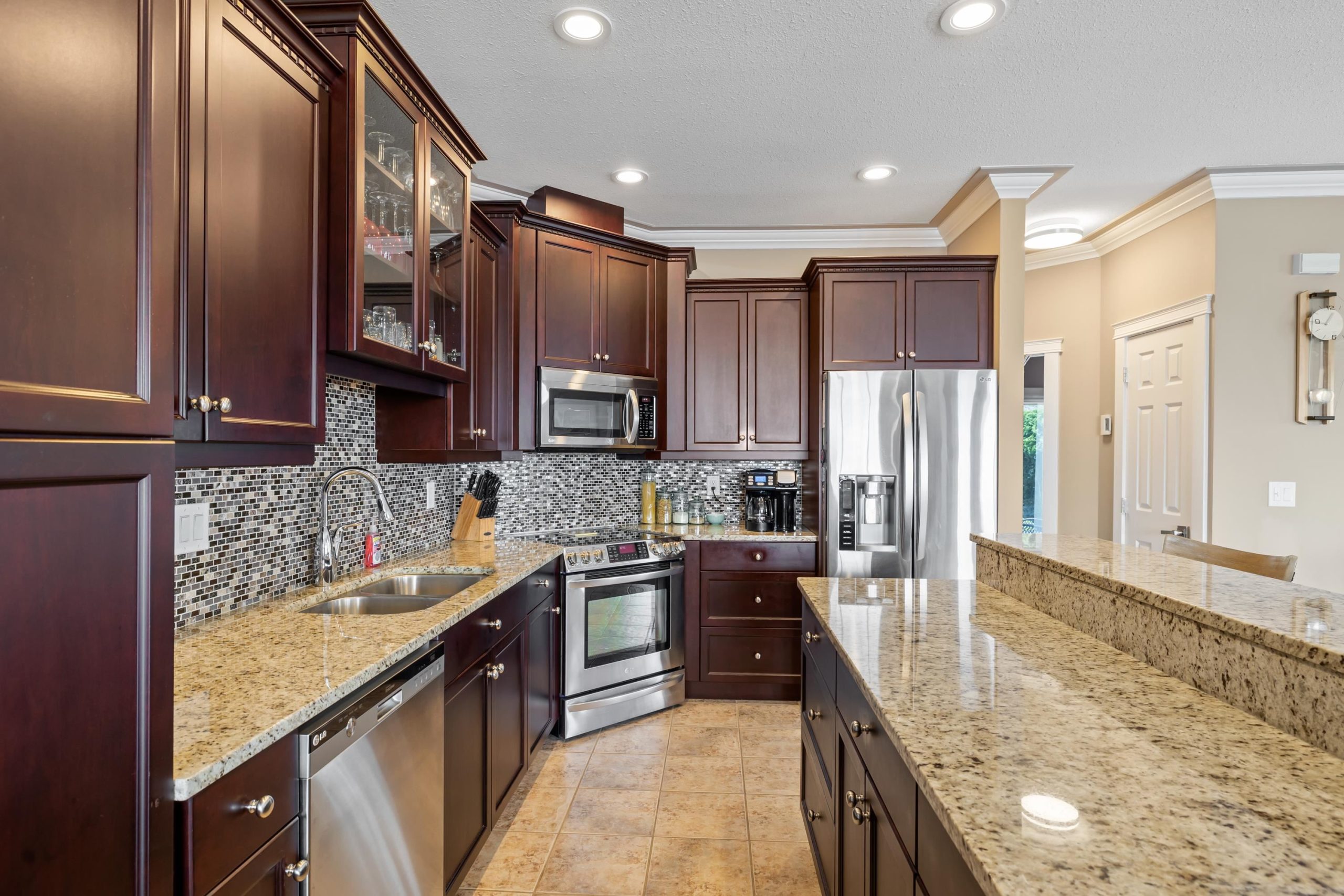 107 8590 SUNRISE DRIVE 5