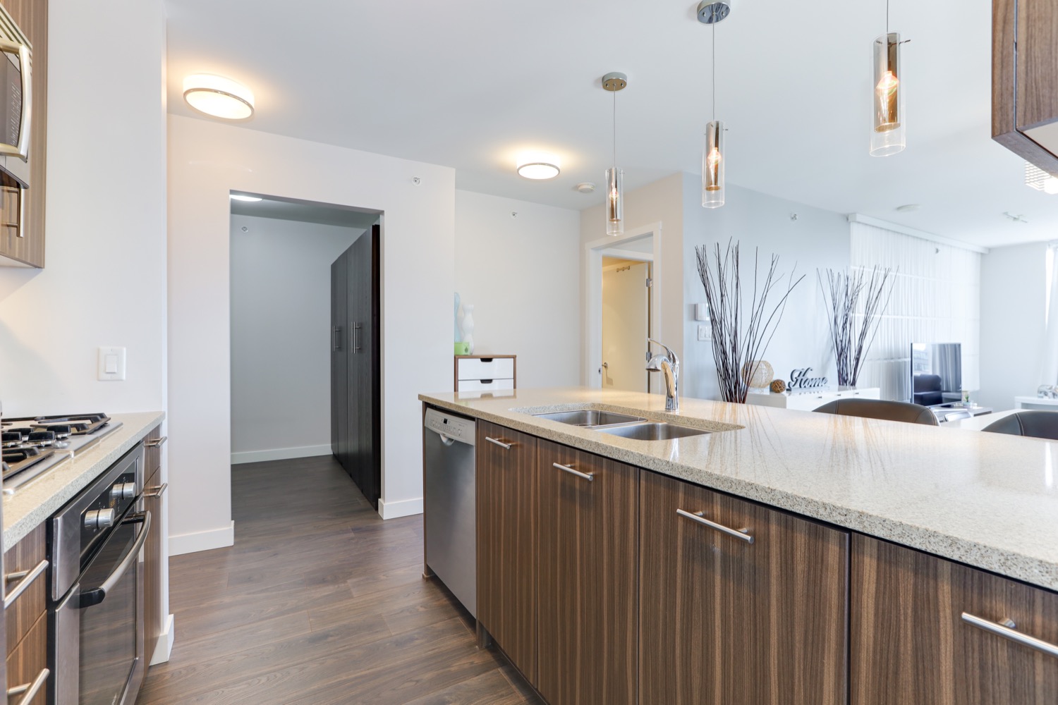 706 608 BELMONT STREET, NEW WESTMINSTER 10