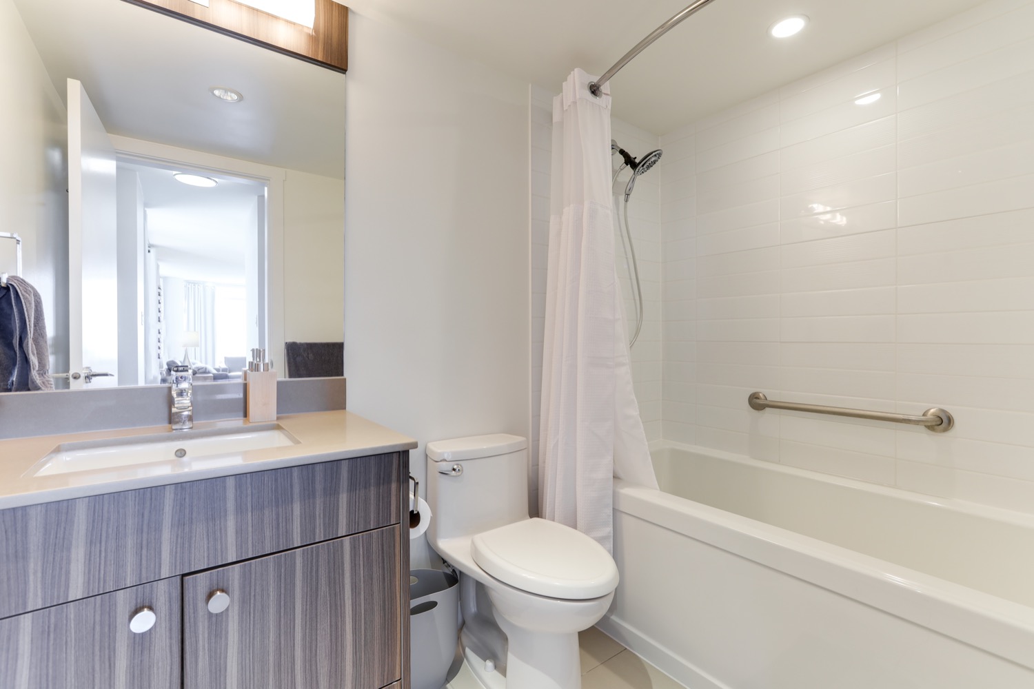706 608 BELMONT STREET, NEW WESTMINSTER 21