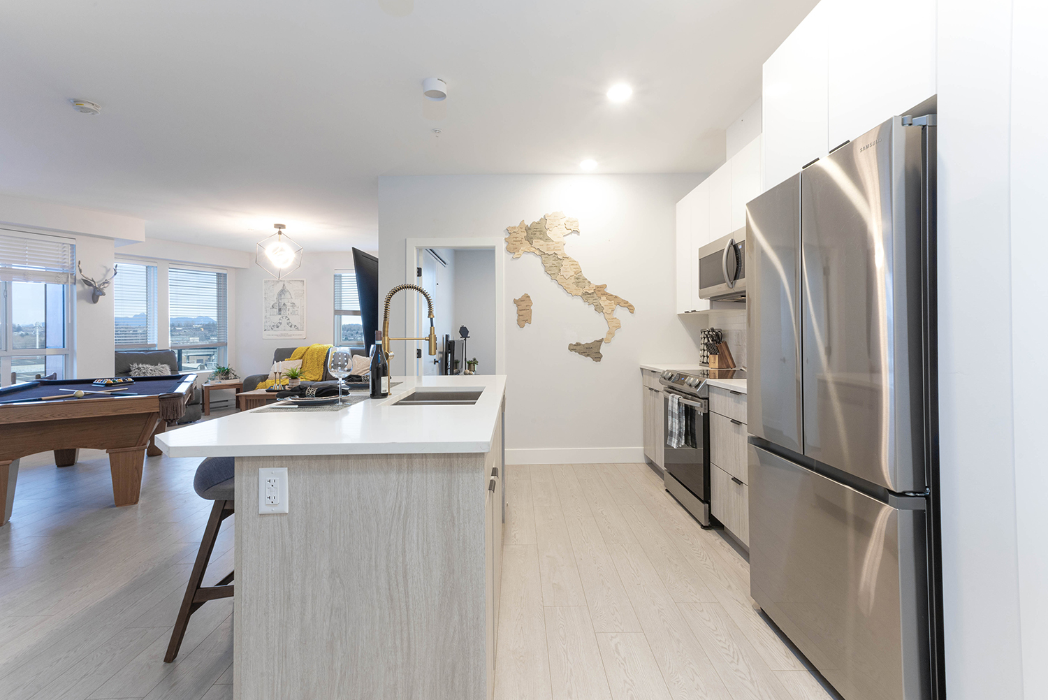 610 20360 LOGAN AVENUE 14