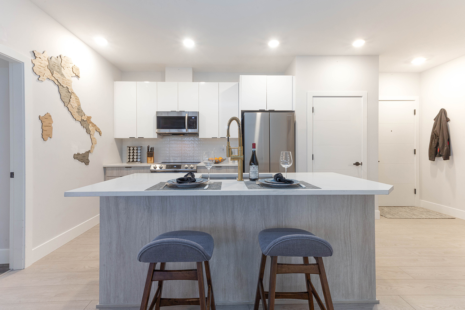 610 20360 LOGAN AVENUE 15