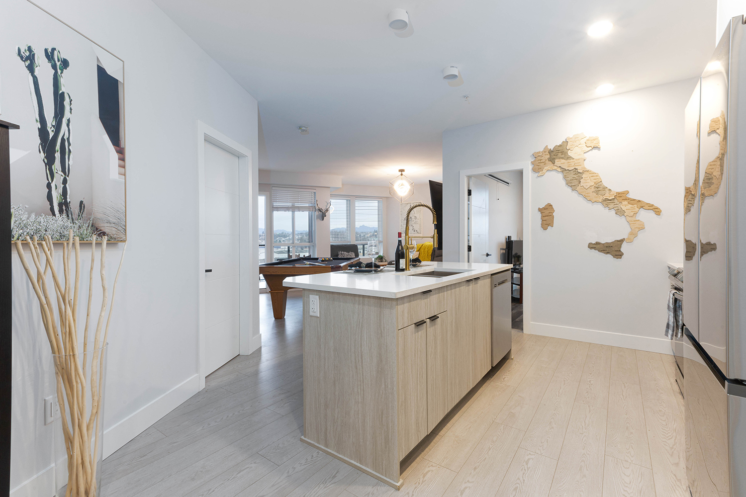 610 20360 LOGAN AVENUE 16